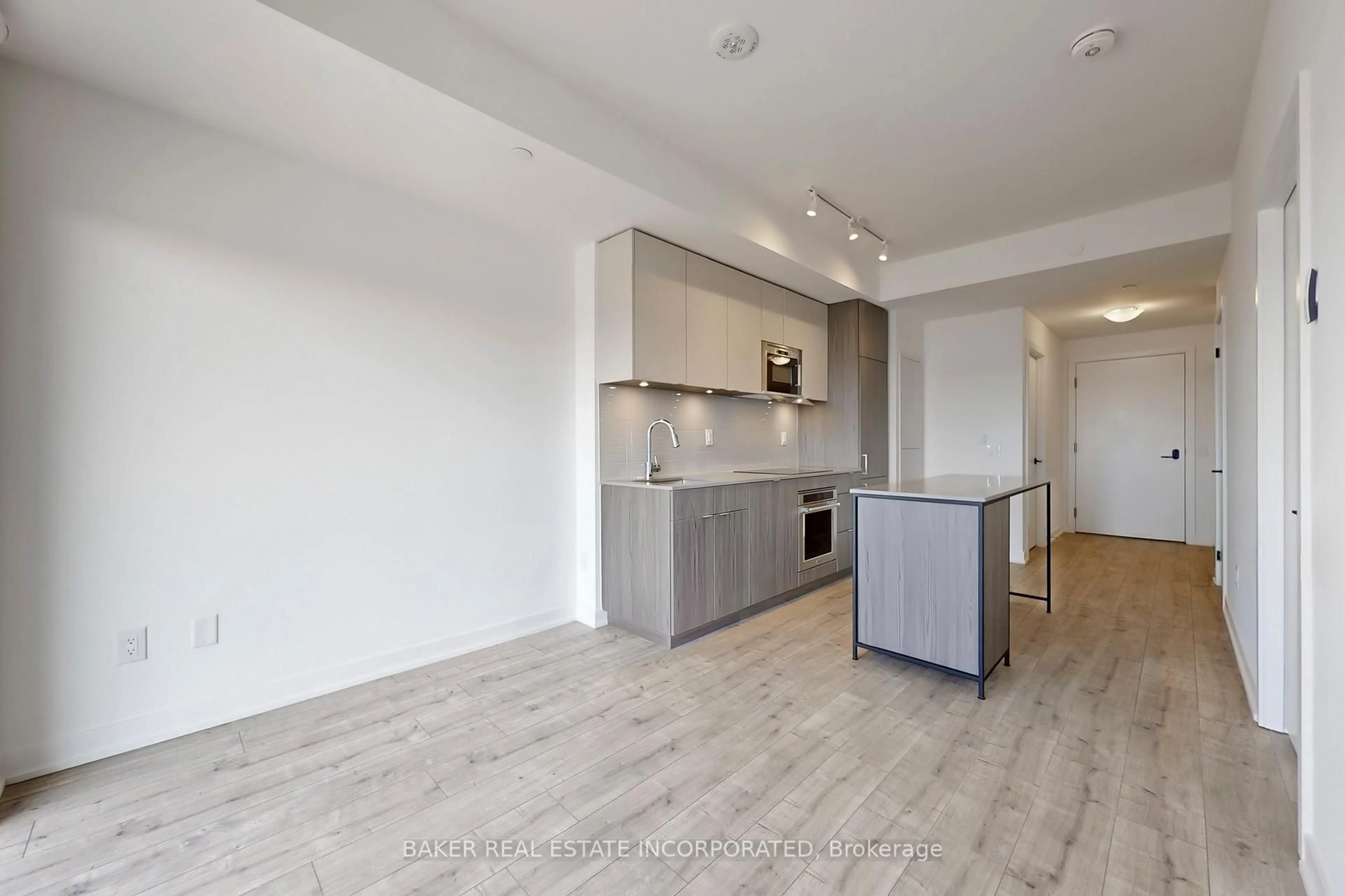 Open concept kitchen, unknown for 220 Missinnihe Way #815, Mississauga Ontario L5H 0A9