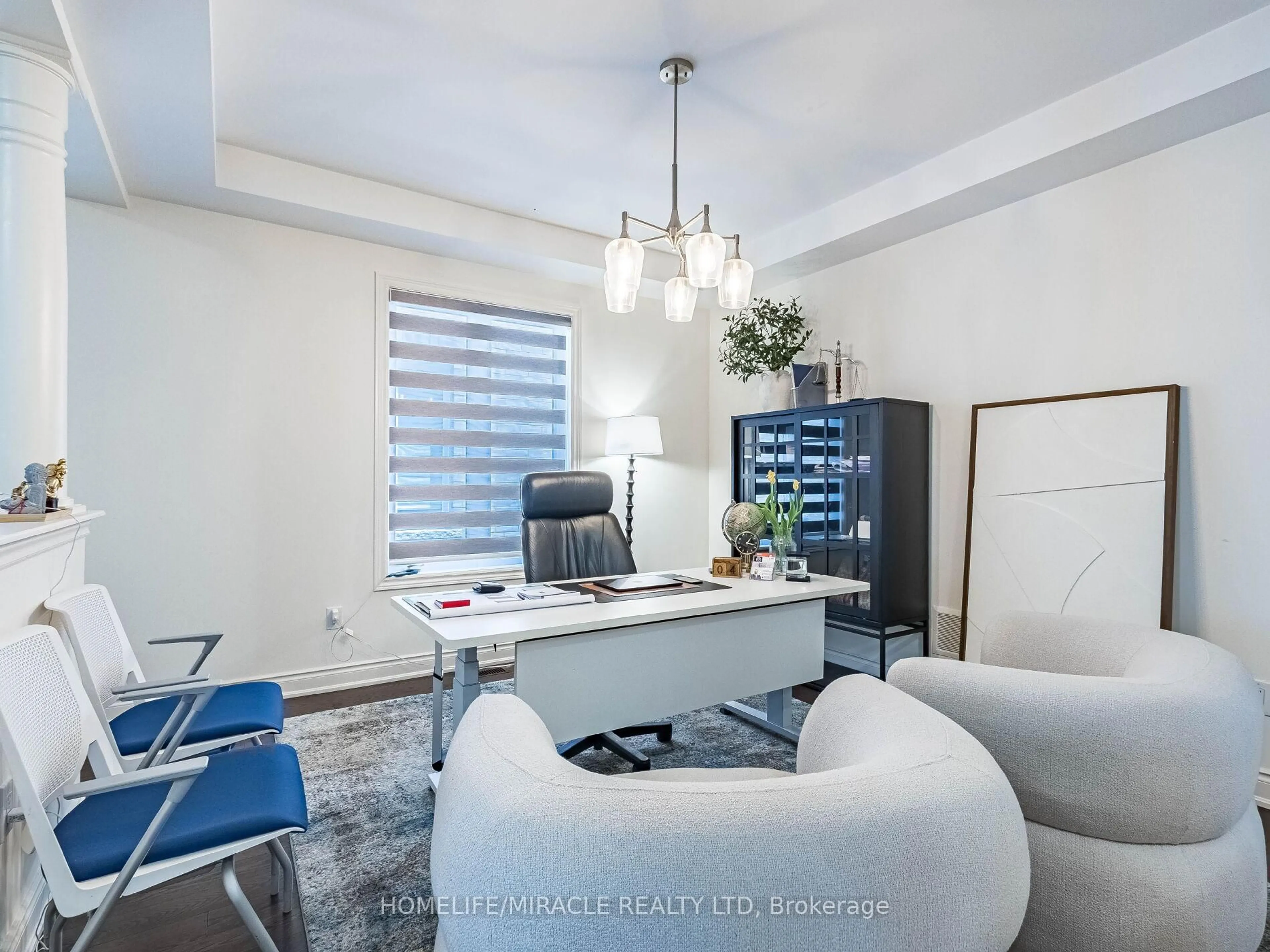 Living room with furniture, unknown for 25 Kambalda Rd, Brampton Ontario L7A 5J3