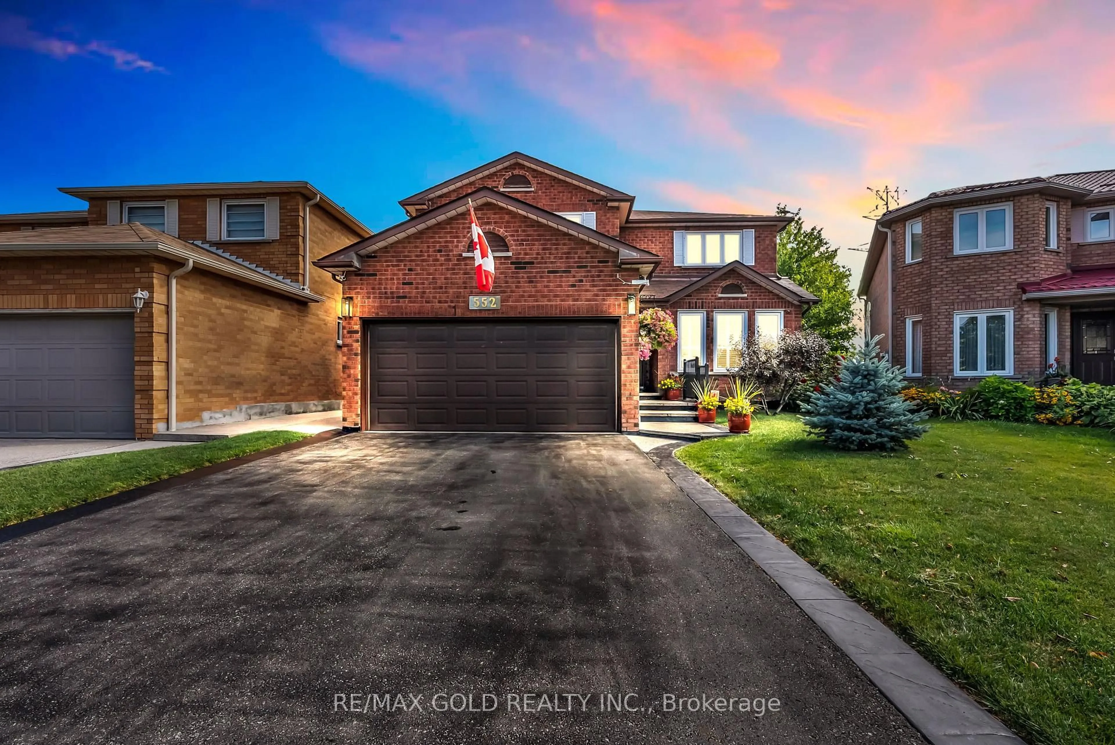 Home with brick exterior material, street for 552 Farwell Cres, Mississauga Ontario L5R 2A6