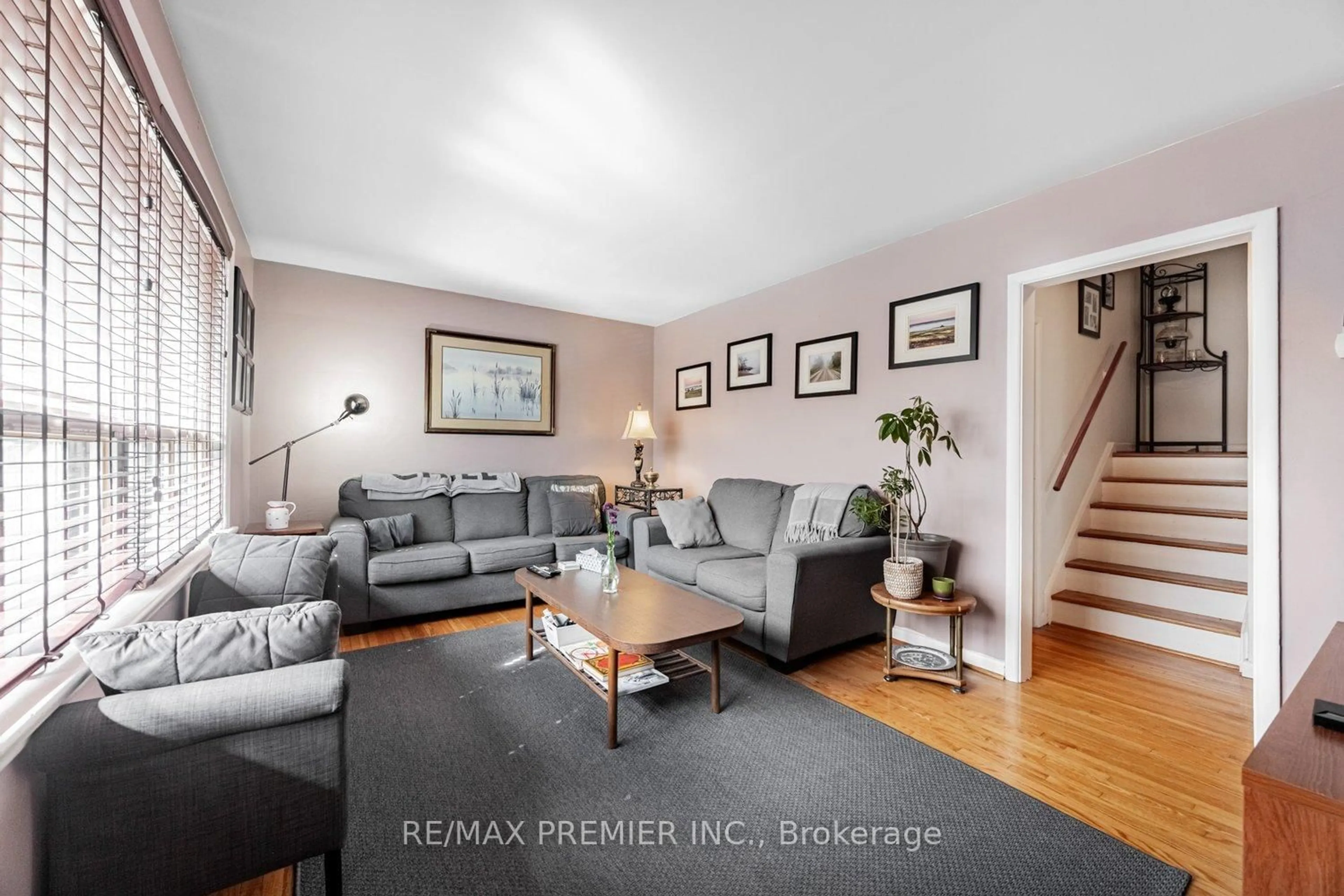 Living room with furniture, unknown for 32 Genthorn Ave, Toronto Ontario M9W 2S7