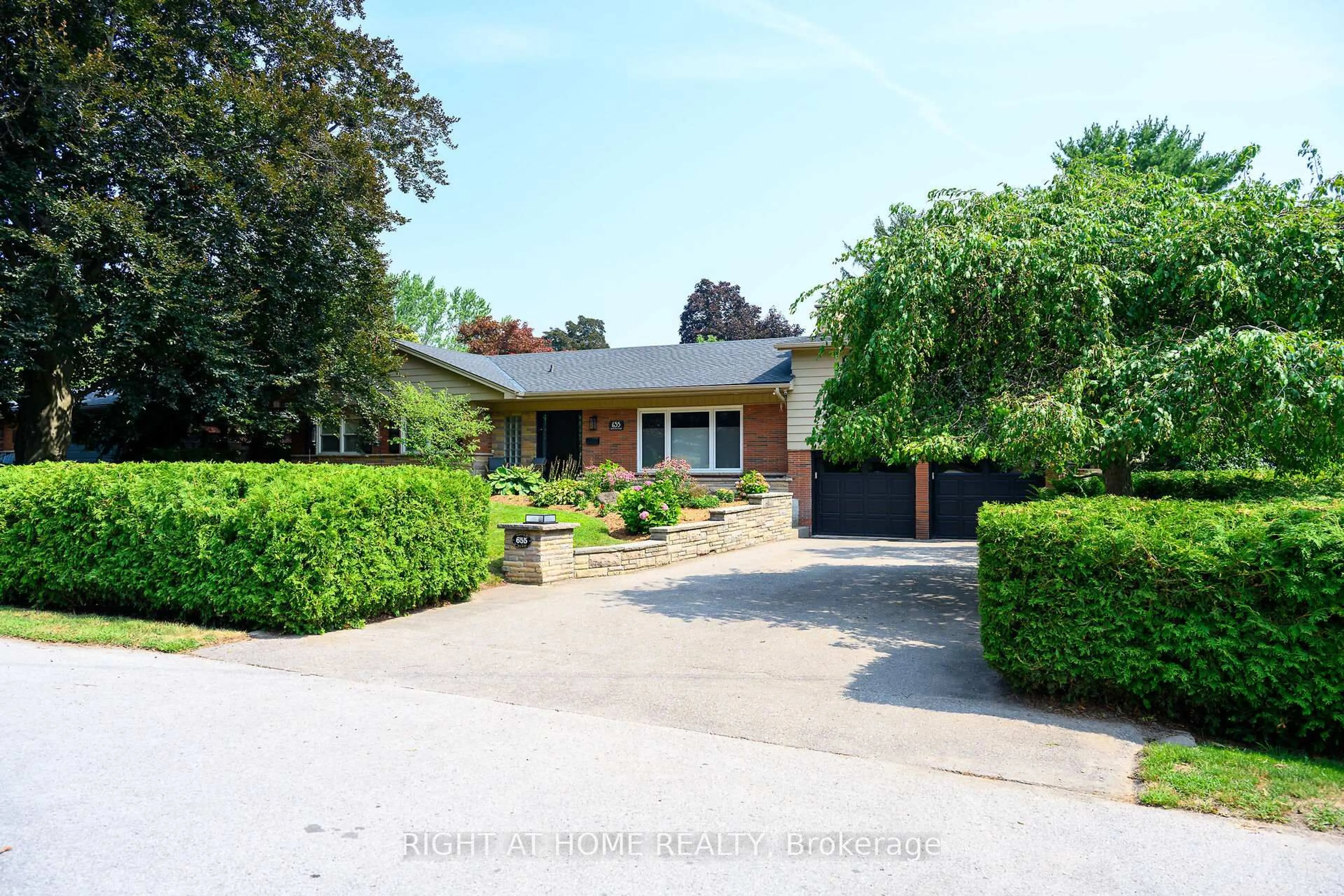 Unknown for 655 Gayne Blvd, Burlington Ontario L7T 3V8