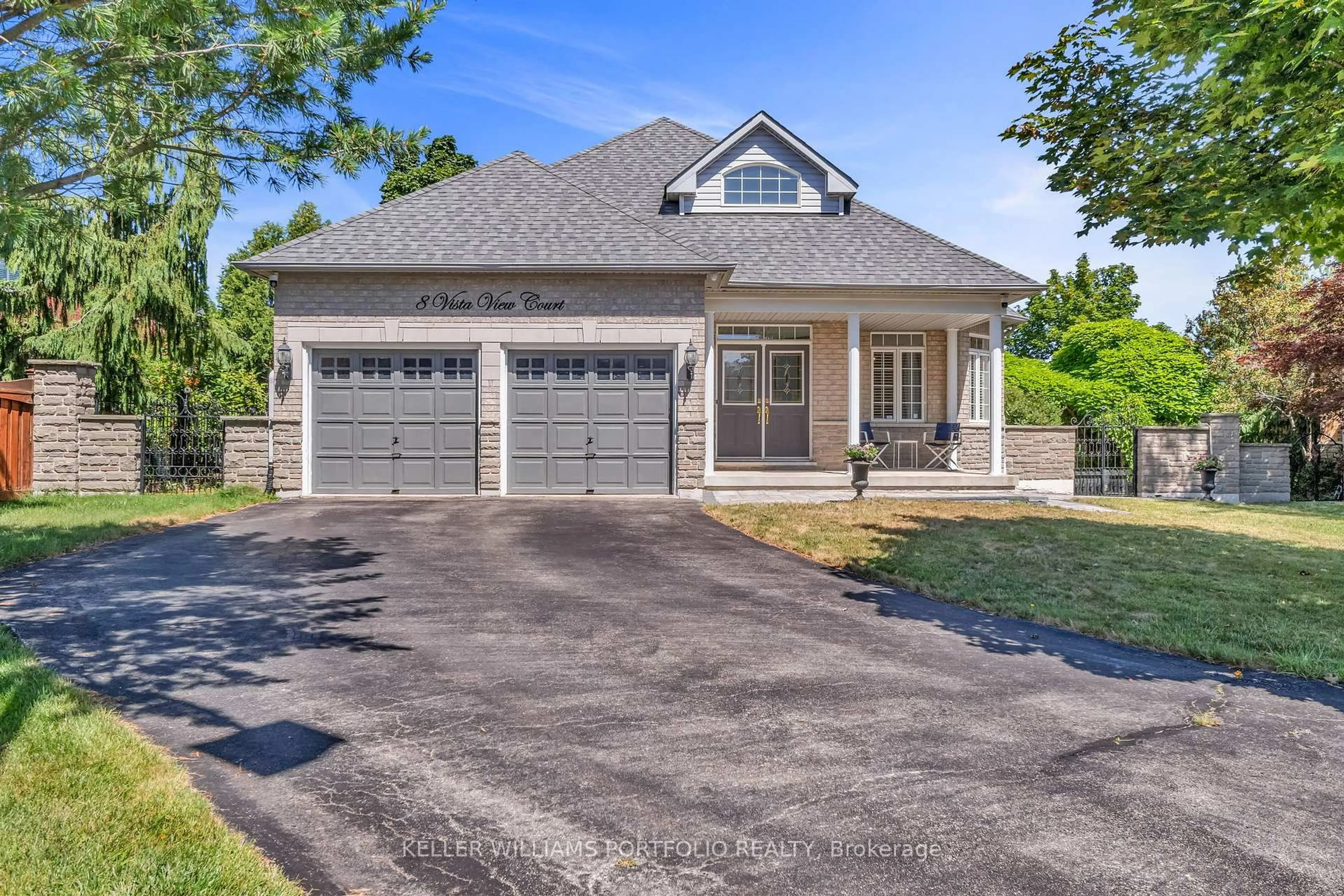 Home with brick exterior material, street for 8 Vista View Crt, Caledon Ontario L7C 1E1
