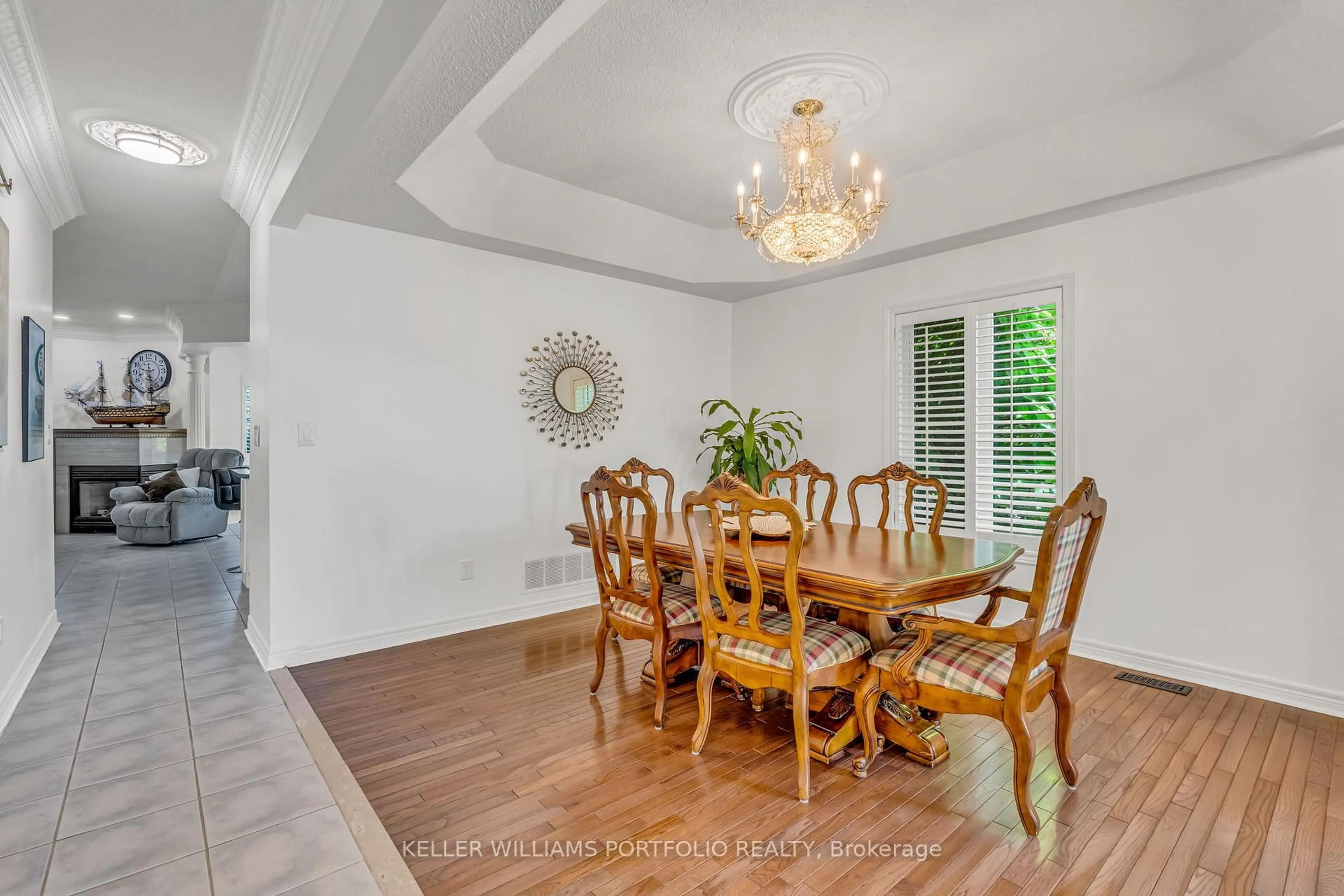 Dining room, unknown for 8 Vista View Crt, Caledon Ontario L7C 1E1