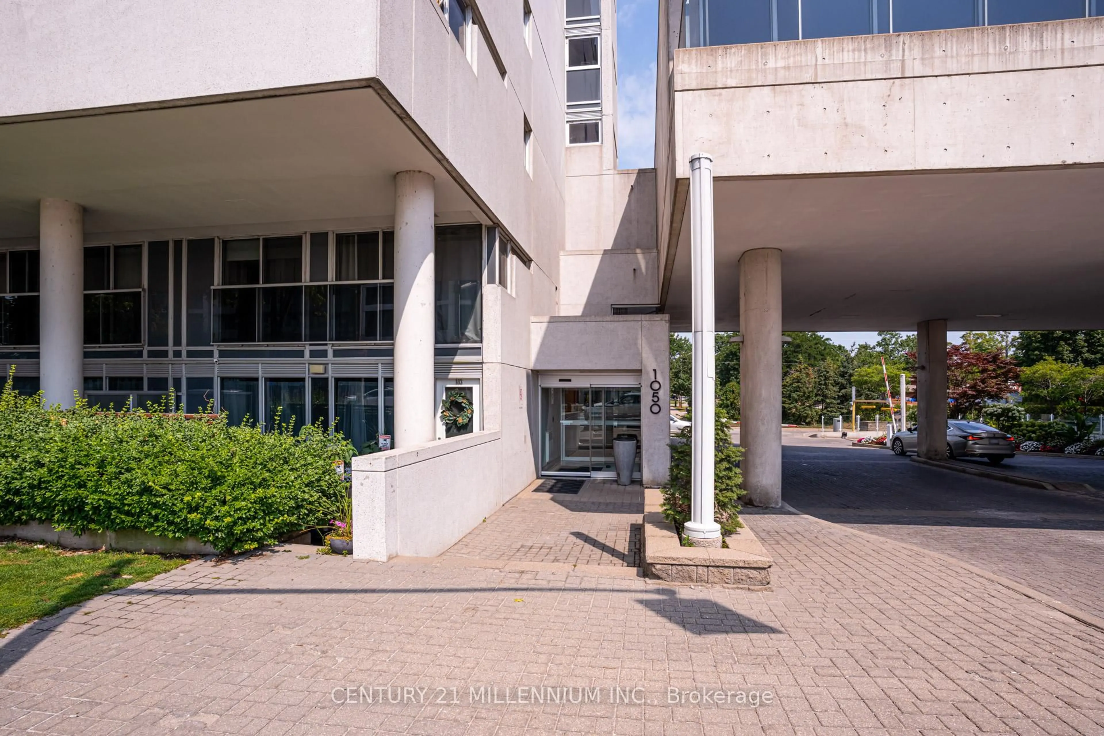 Indoor foyer for 1050 The Queensway #615, Toronto Ontario M8Z 0A8