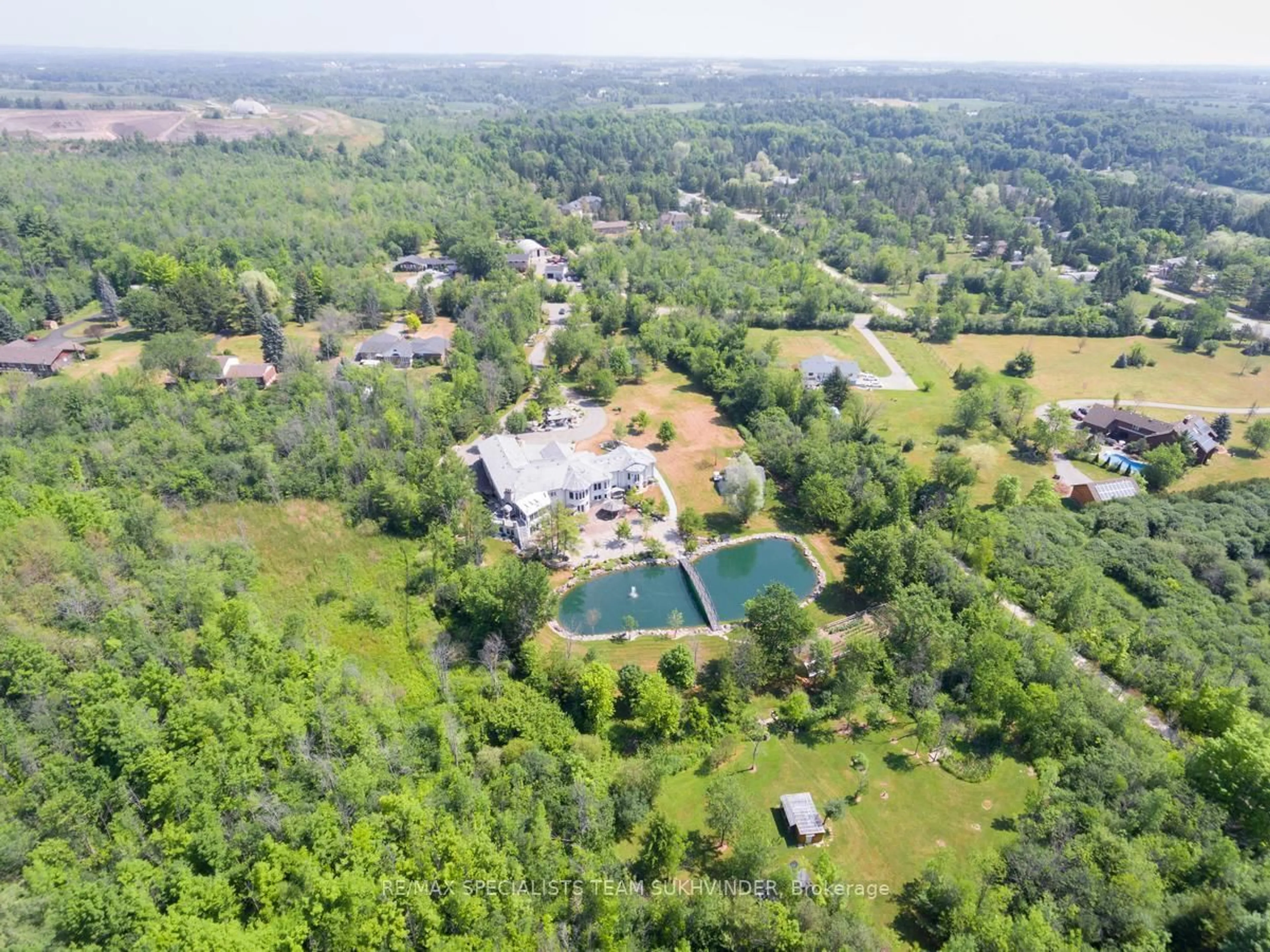 A pic from outside/outdoor area/front of a property/back of a property/a pic from drone, unknown for 14180 Heritage Rd, Caledon Ontario L7C 1T6