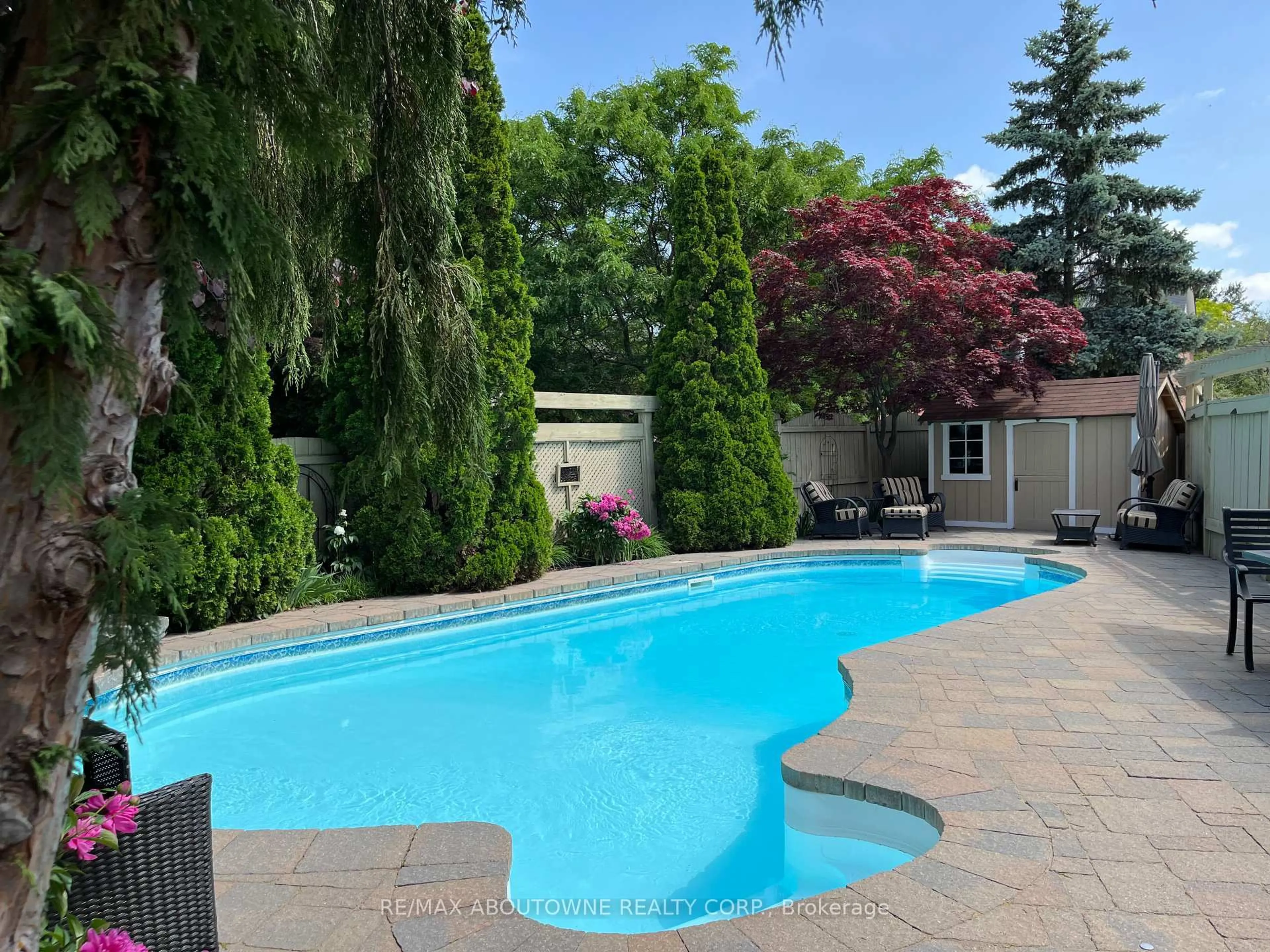 Pool for 101 Westchester Rd, Oakville Ontario L6H 6H8