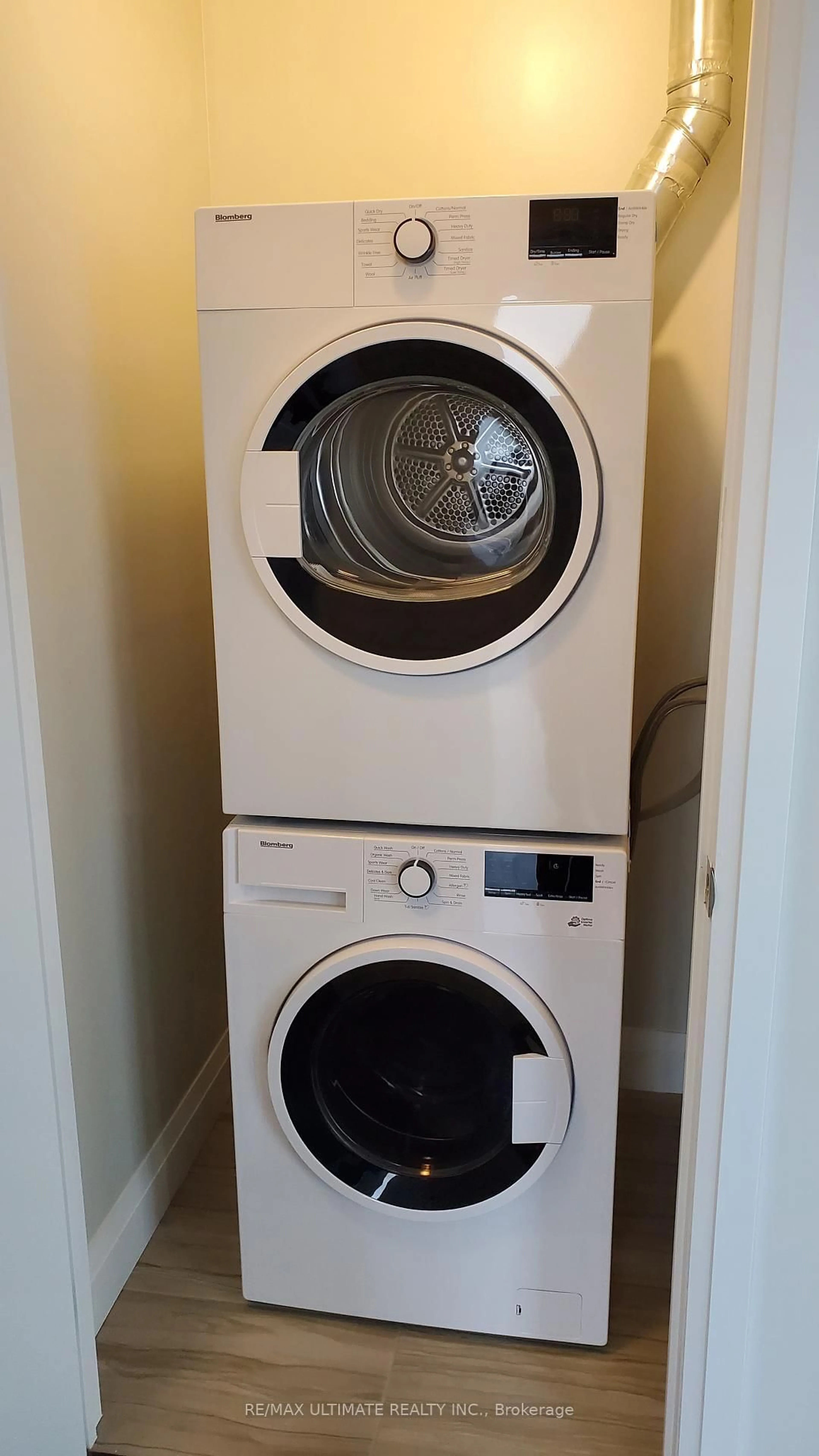 Laundry room for 15 Lynch St #708, Brampton Ontario L6W 0C7