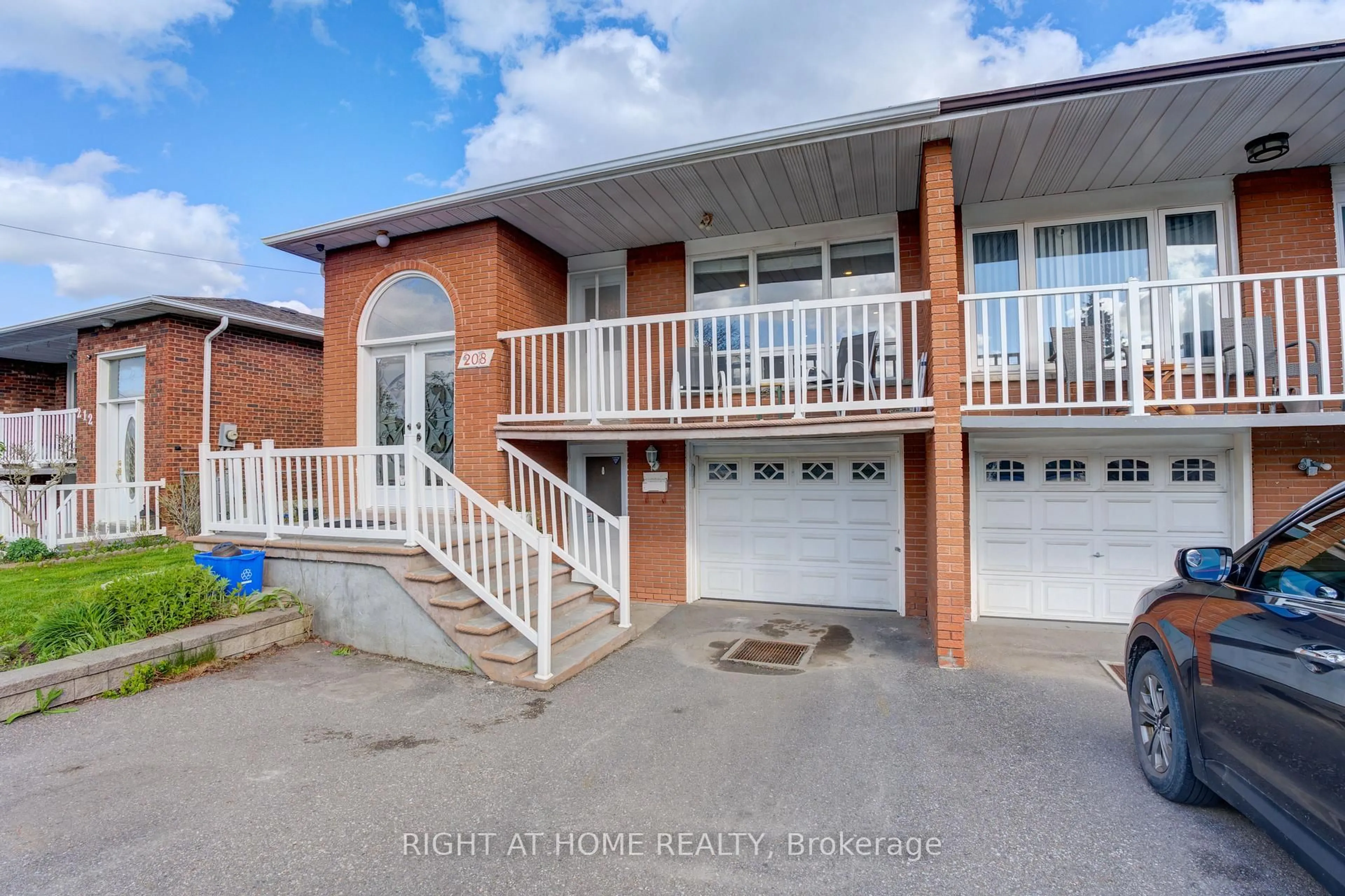 Unknown for 208 Meadows Blvd, Mississauga Ontario L4Z 1J9