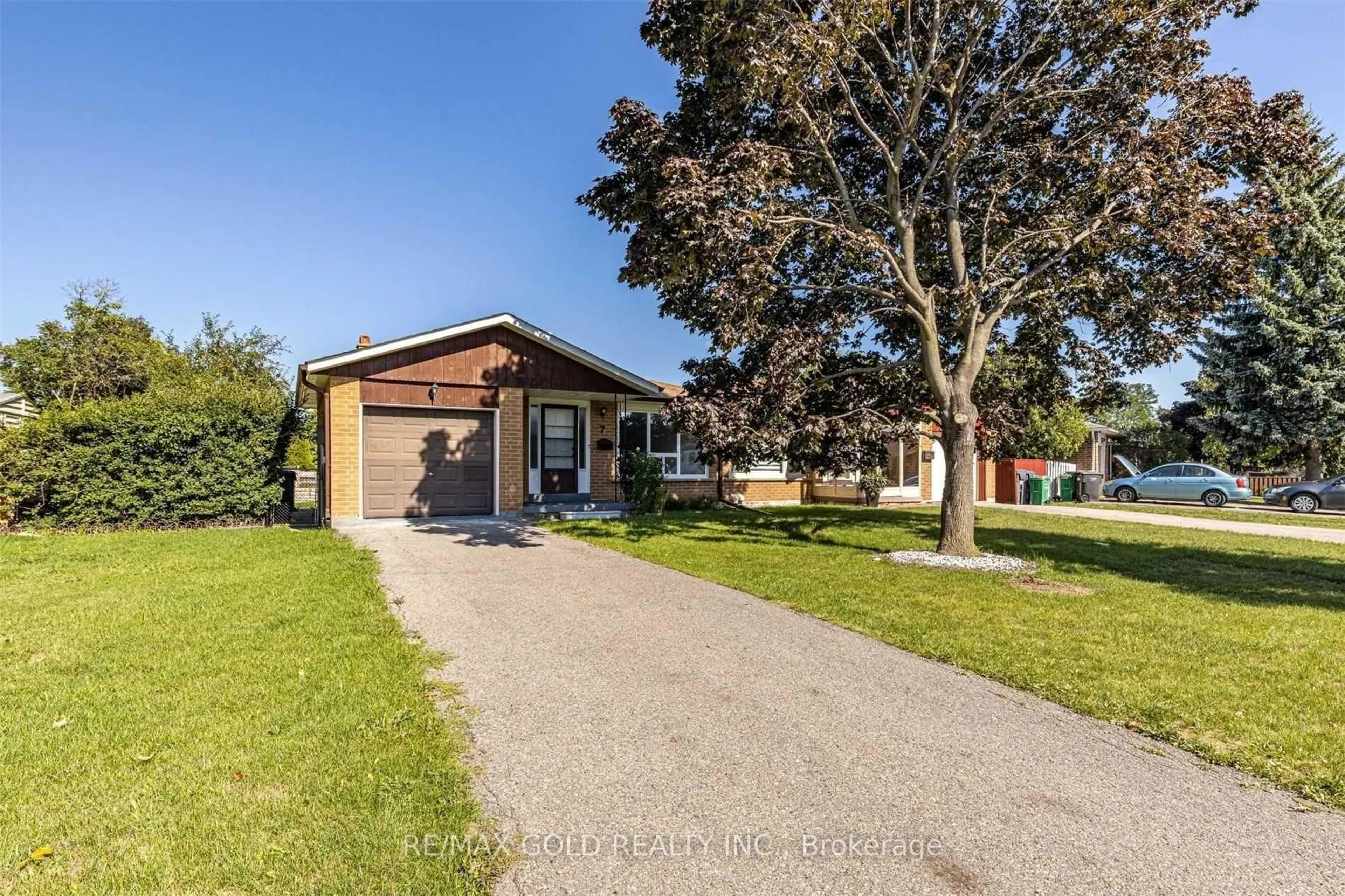 Unknown for 7 Montjoy Cres, Brampton Ontario L6S 3E5