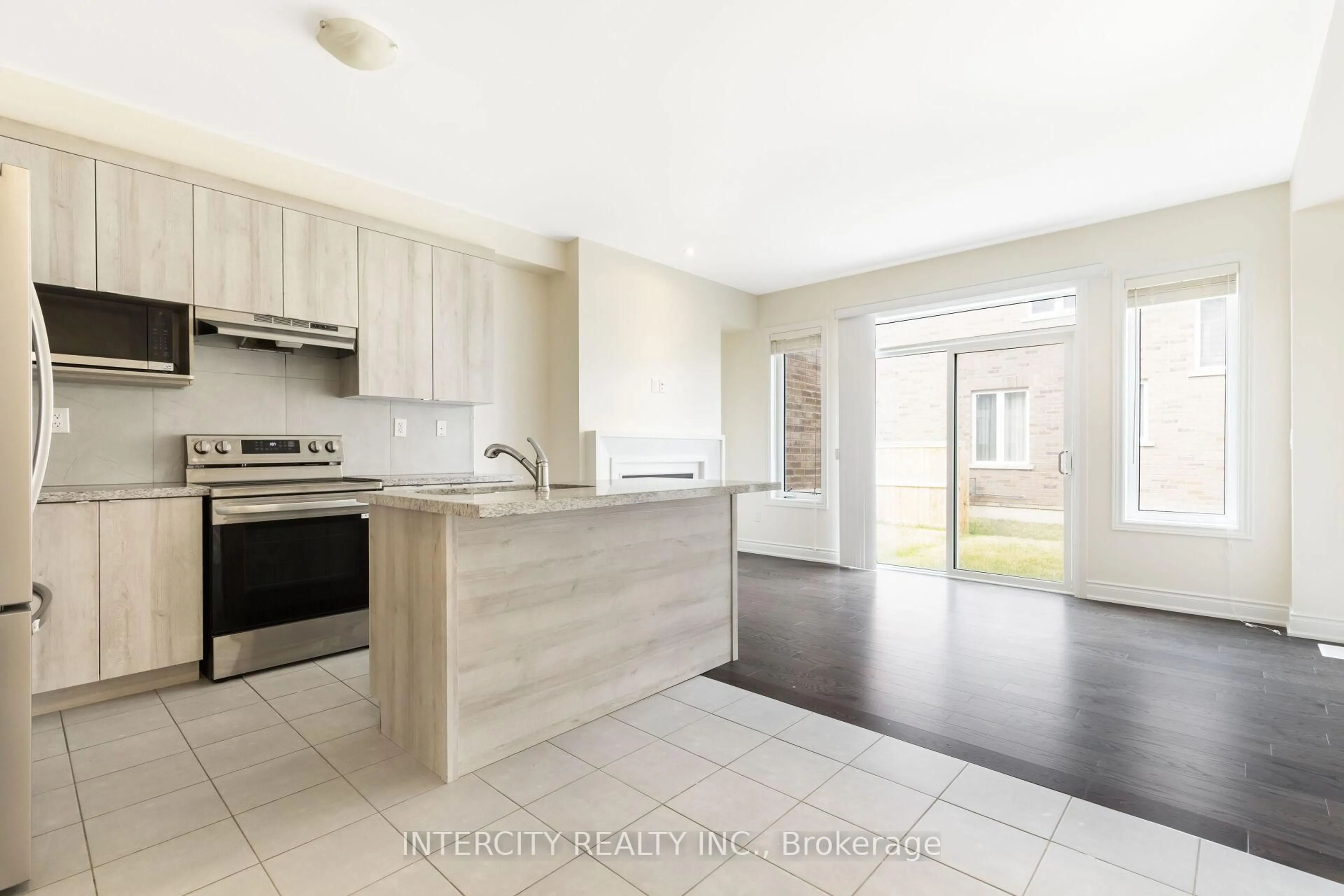 Open concept kitchen, unknown for 40 Donald Stewart Rd, Brampton Ontario L7A 5J8
