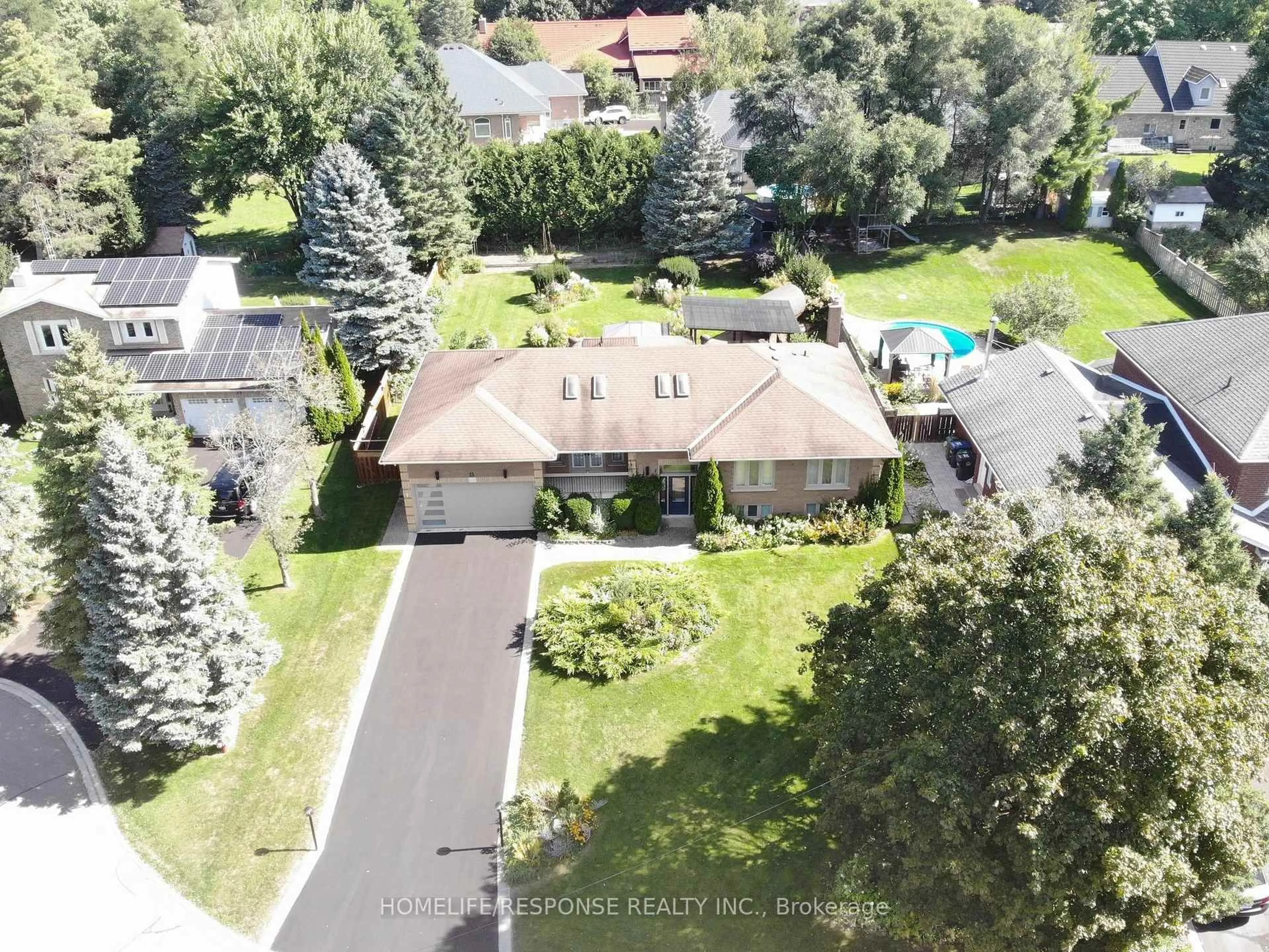 A pic from outside/outdoor area/front of a property/back of a property/a pic from drone, street for 13 DOLAN Dr, Caledon Ontario L7E 0E1
