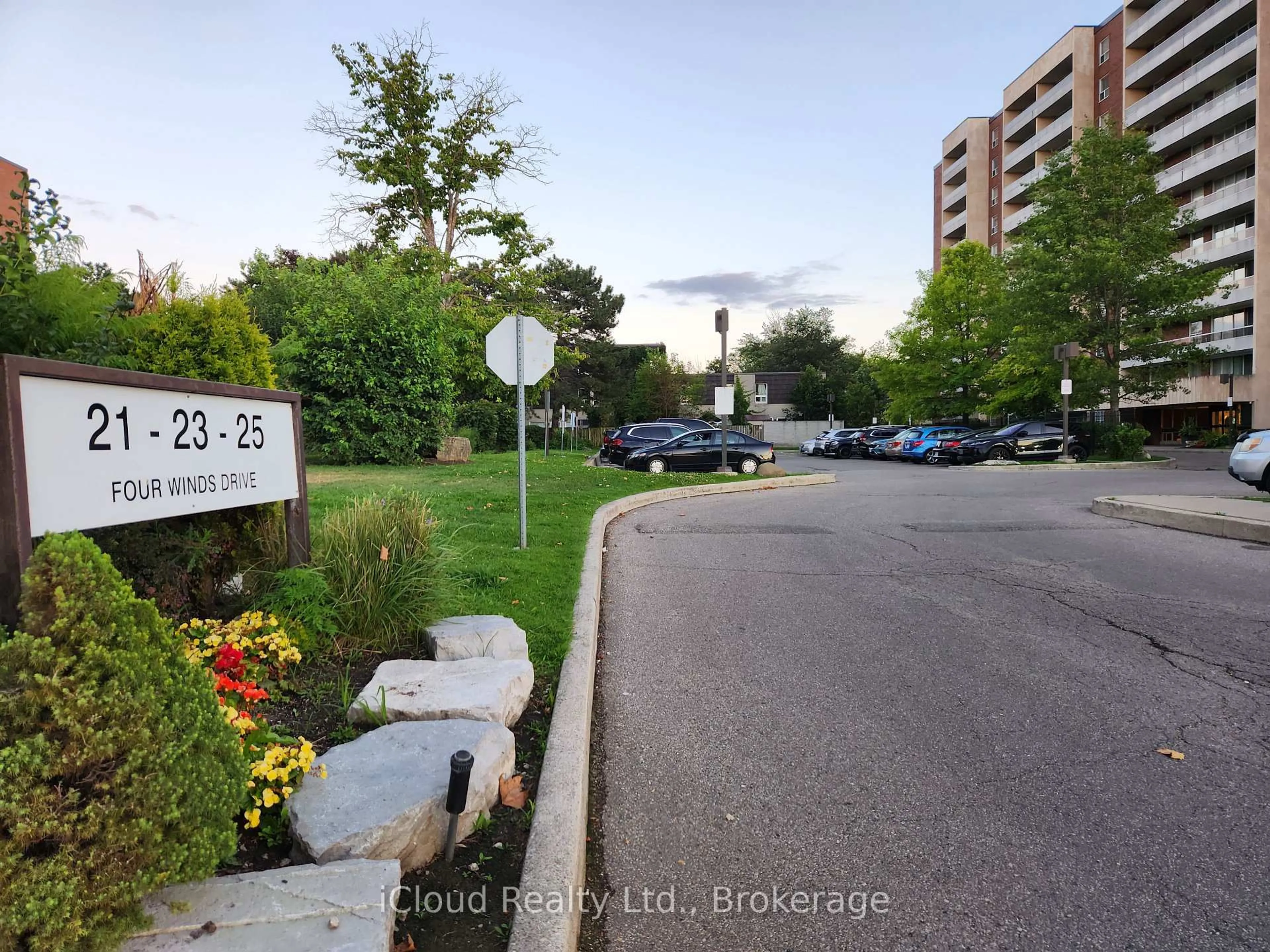 Unknown for 25 Four Winds Dr #609, Toronto Ontario M3J 1K8
