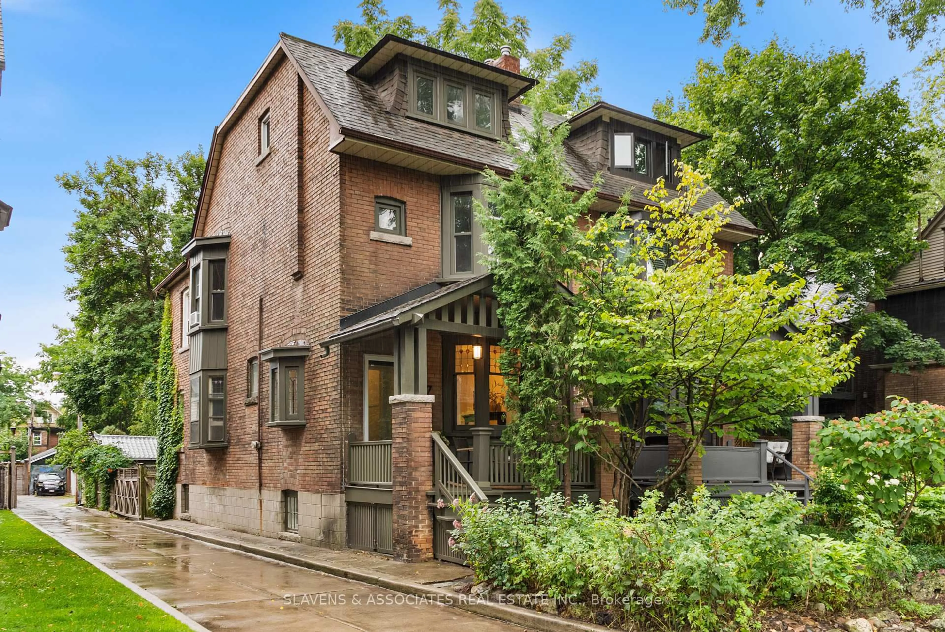 Home with brick exterior material, street for 37 Constance St, Toronto Ontario M6R 1S3
