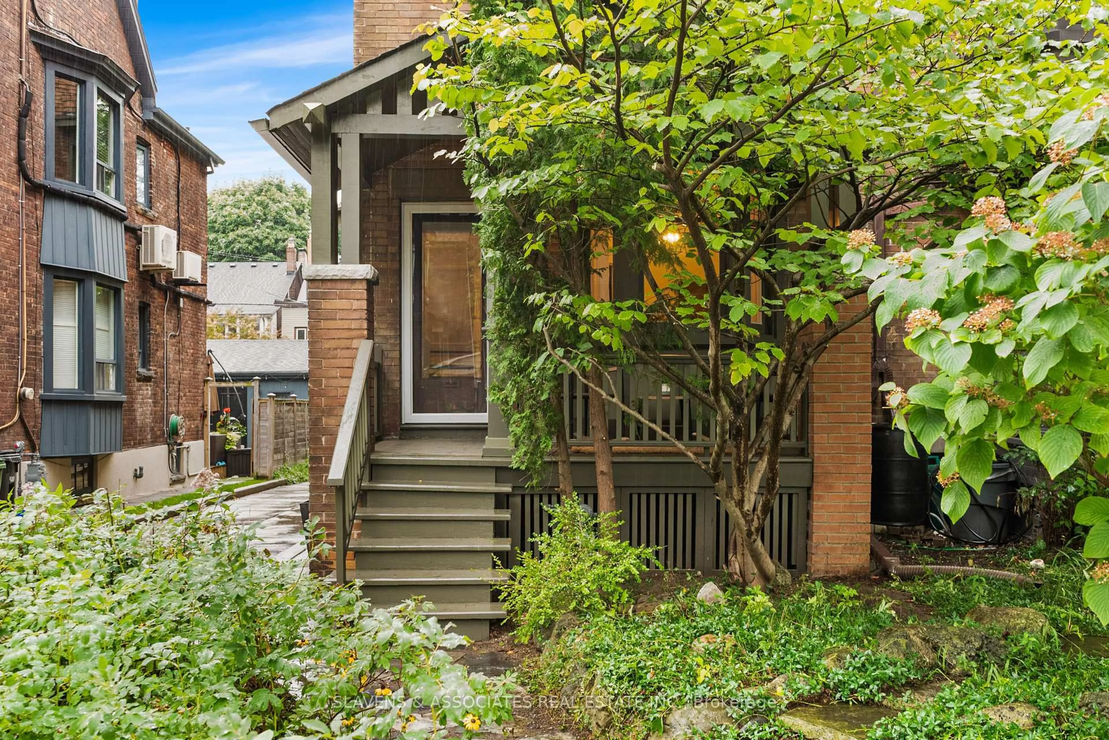 Home with brick exterior material, street for 37 Constance St, Toronto Ontario M6R 1S3