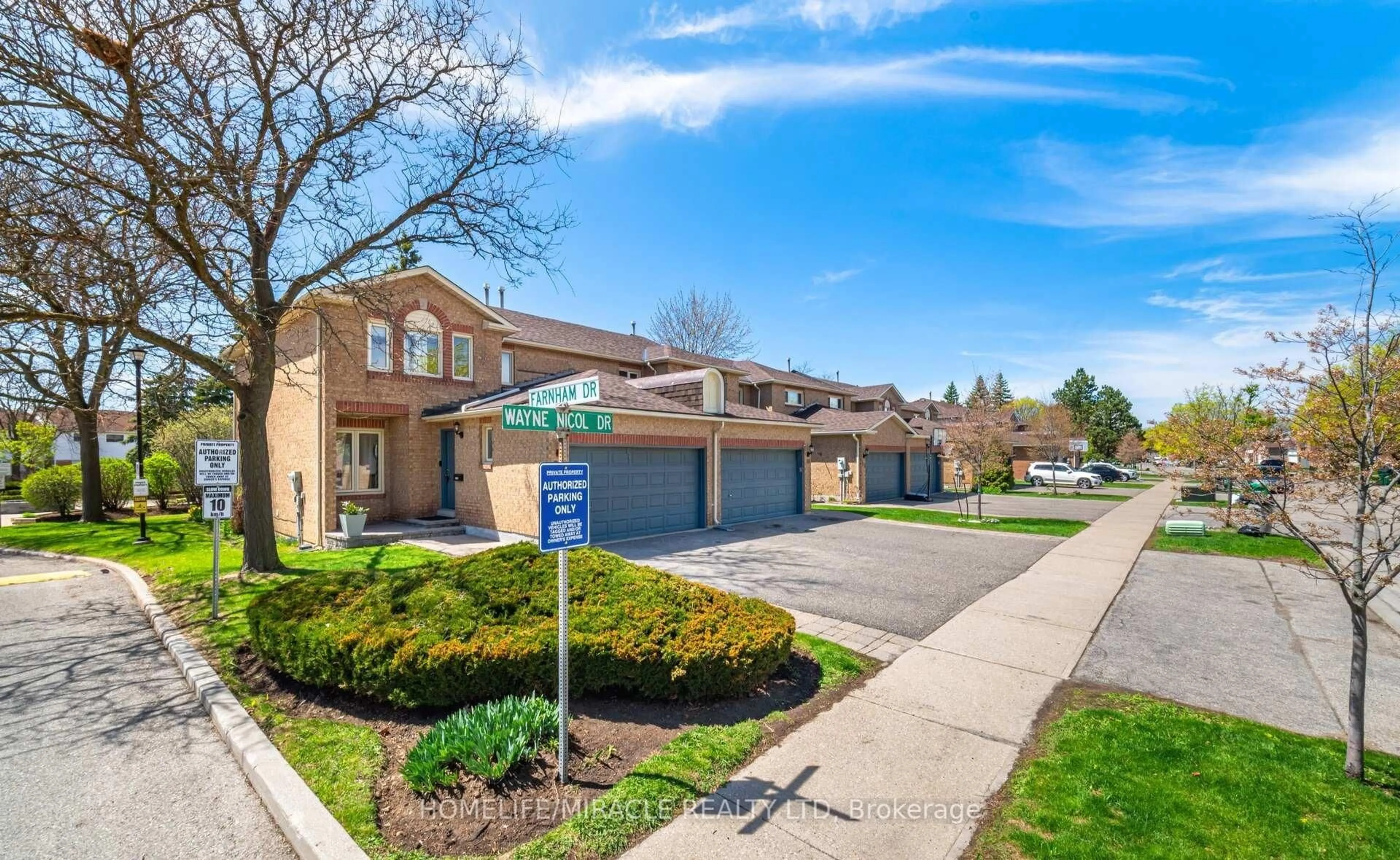 A pic from outside/outdoor area/front of a property/back of a property/a pic from drone, street for 20 Wayne Nicol Dr, Brampton Ontario L6X 4H8