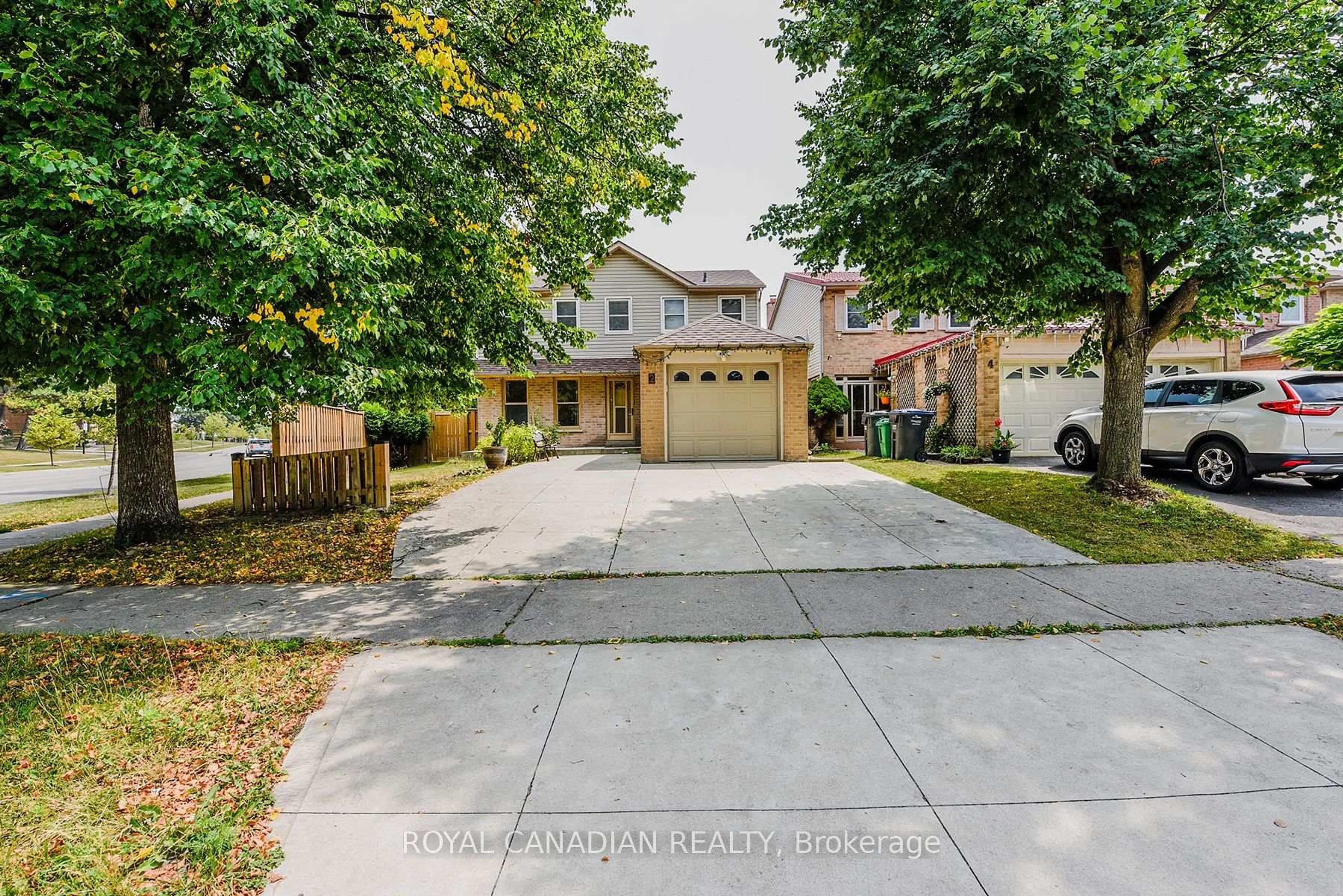 A pic from outside/outdoor area/front of a property/back of a property/a pic from drone, street for 2 Mayberry Crt, Brampton Ontario L6S 5A9