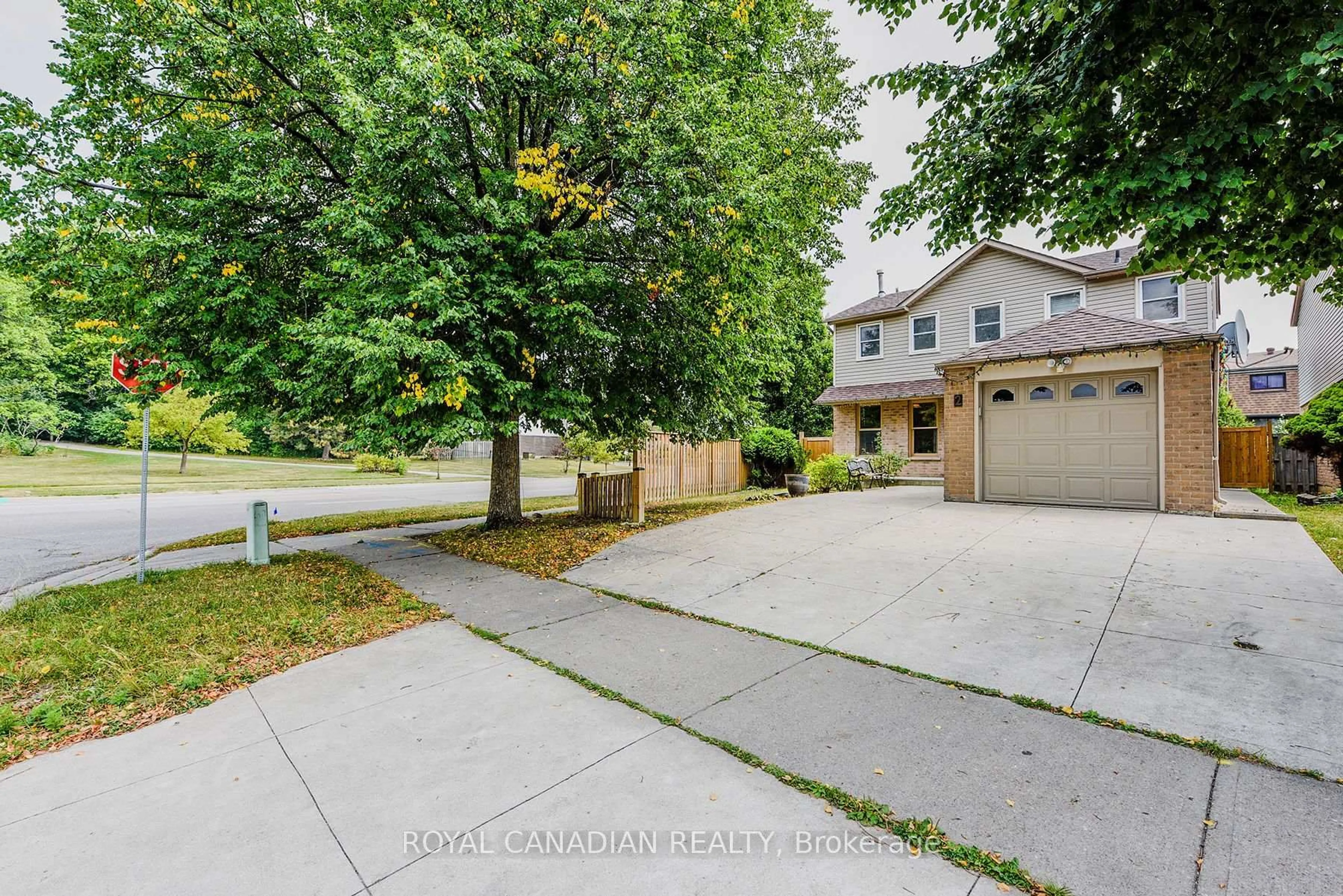 A pic from outside/outdoor area/front of a property/back of a property/a pic from drone, street for 2 Mayberry Crt, Brampton Ontario L6S 5A9