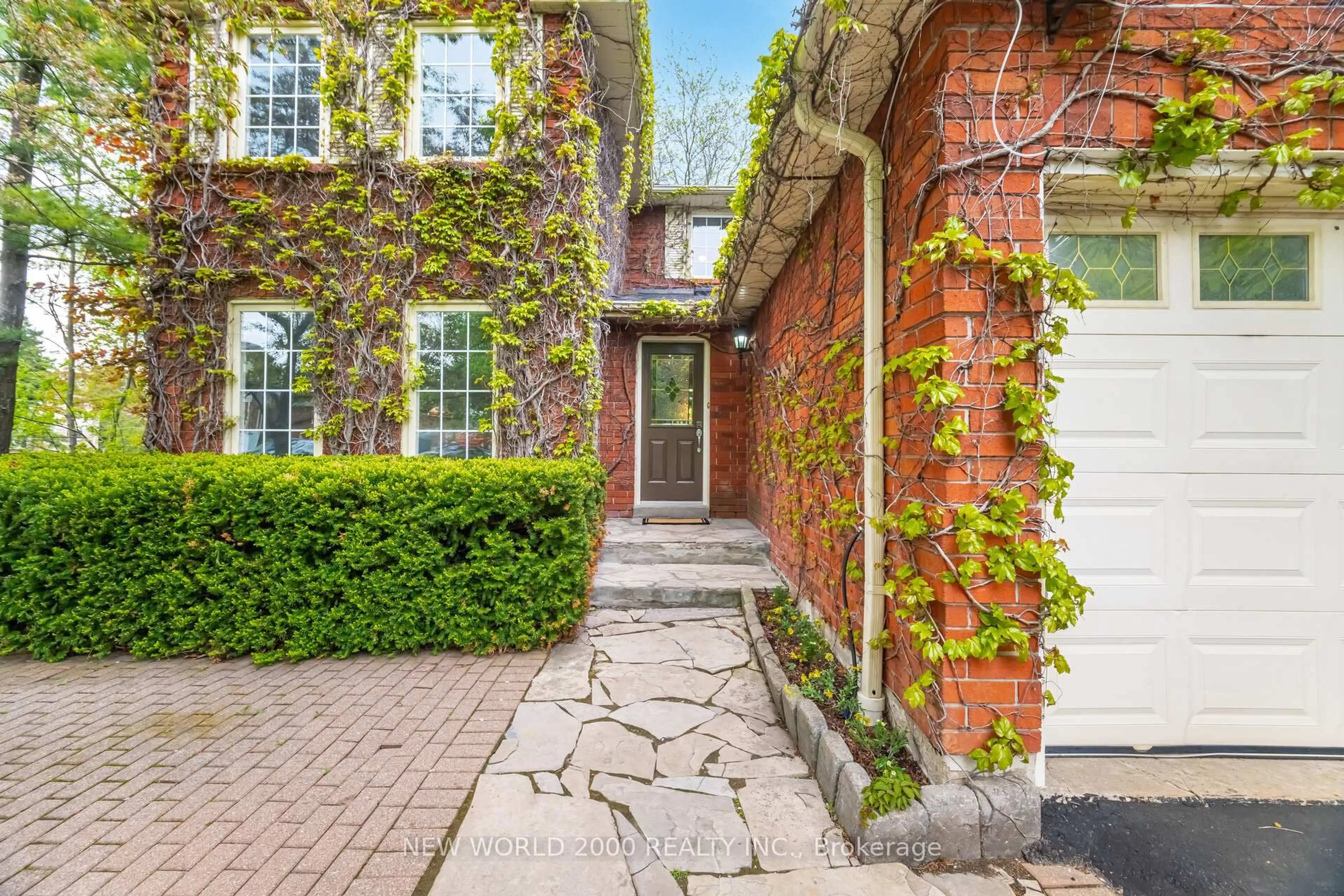 Home with brick exterior material, street for 254 Maidstone Crt, Caledon Ontario L7E 3V2
