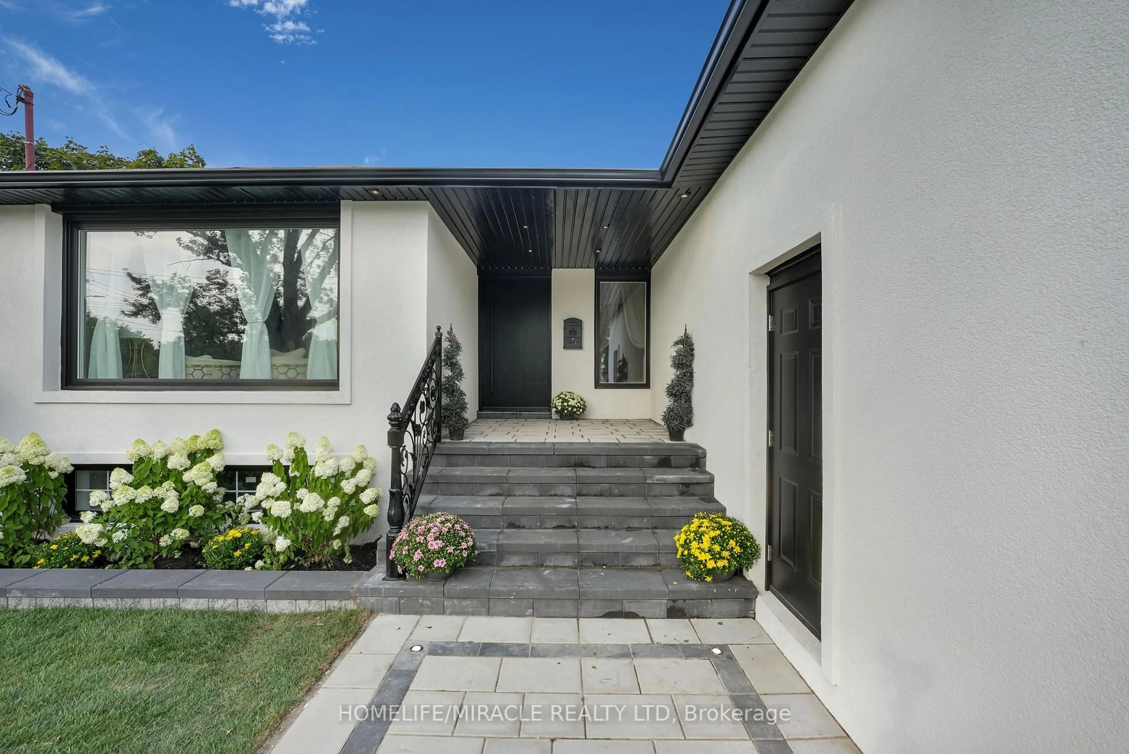 Unknown for 125 Elmcrest Rd, Toronto Ontario M9C 3R5