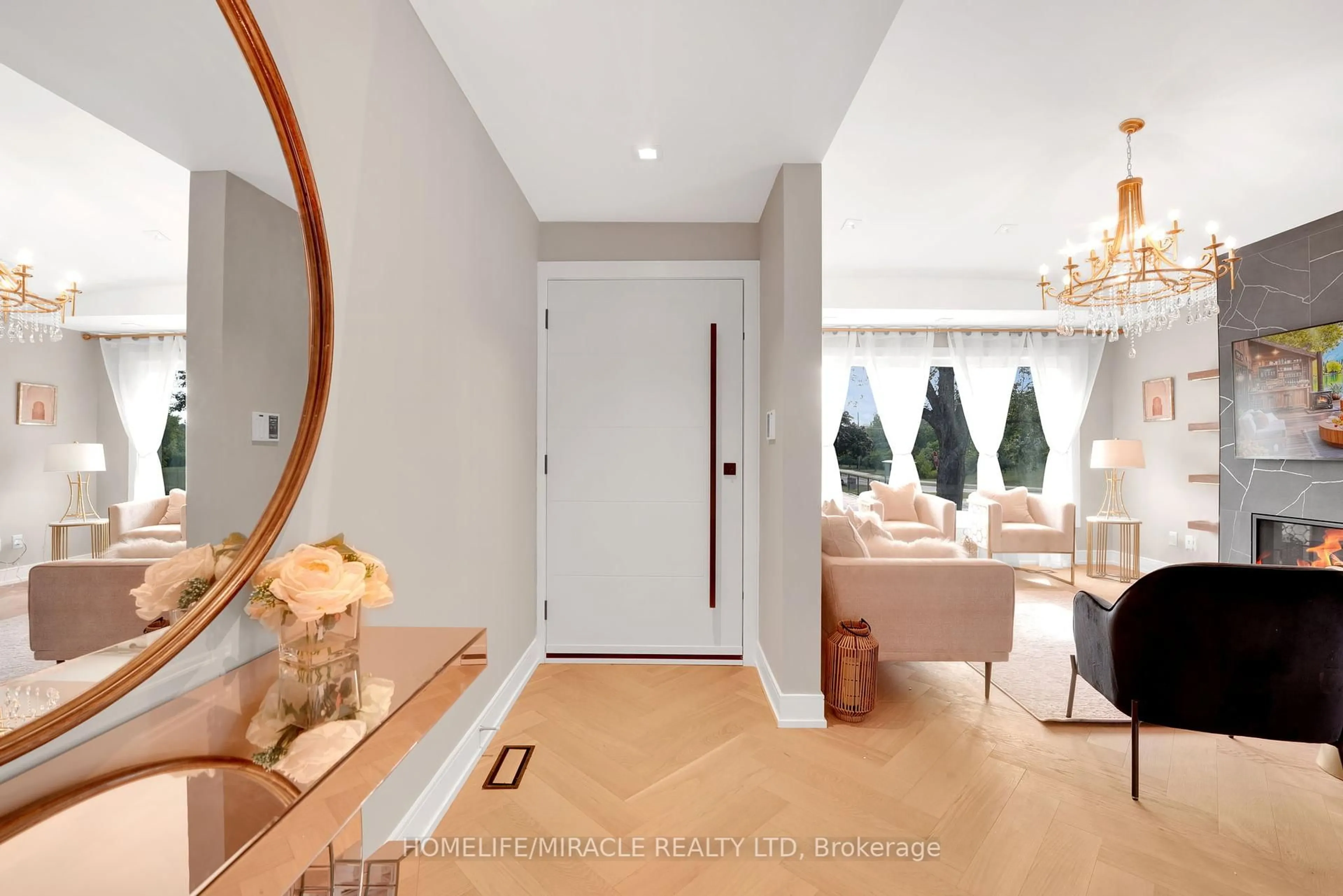 Indoor entryway for 125 Elmcrest Rd, Toronto Ontario M9C 3R5