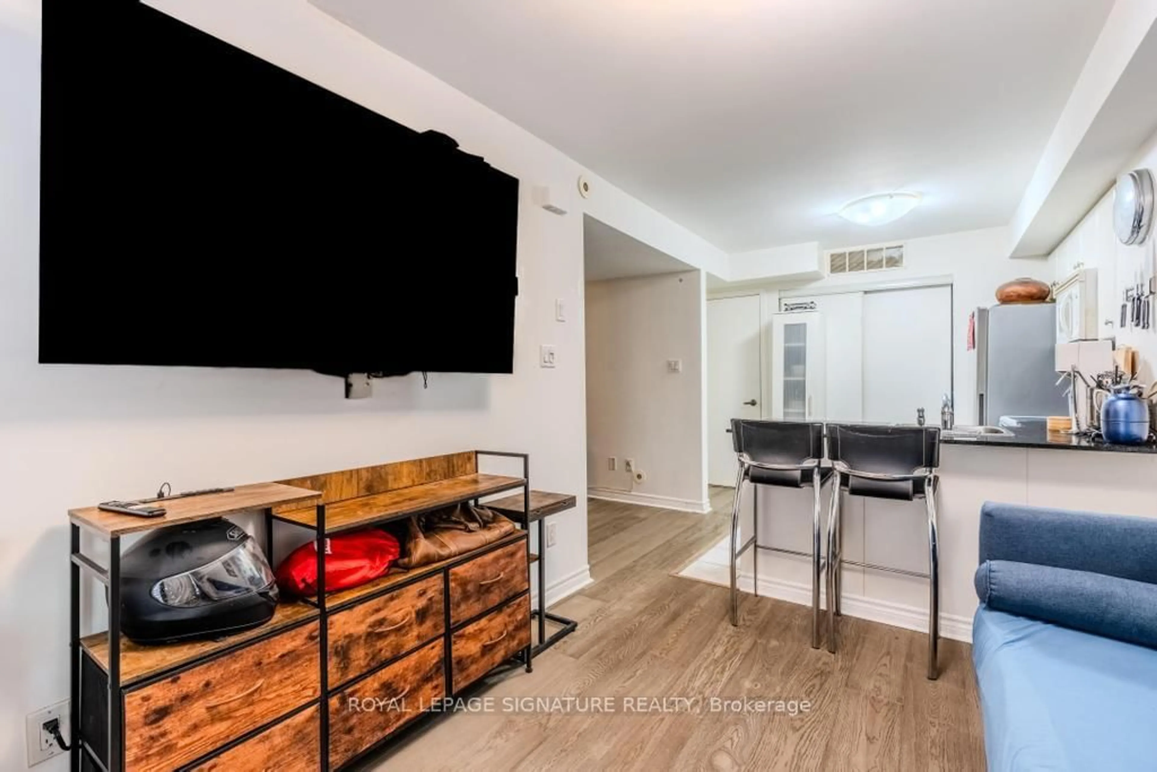 Unknown for 10 Laidlaw St #703, Toronto Ontario M6K 1X2