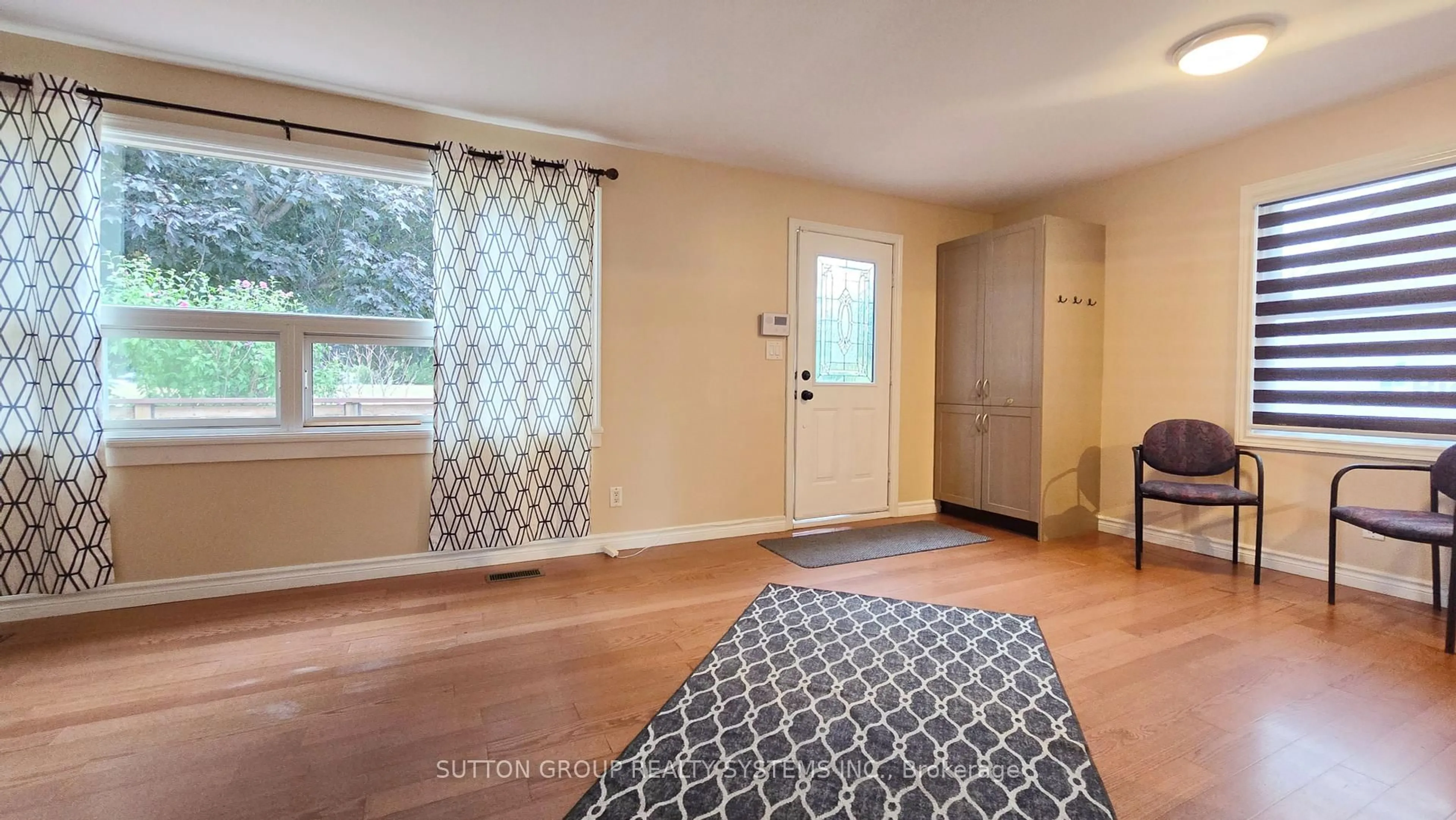 Unknown for 2232 Queensway Dr, Burlington Ontario L7R 3T1