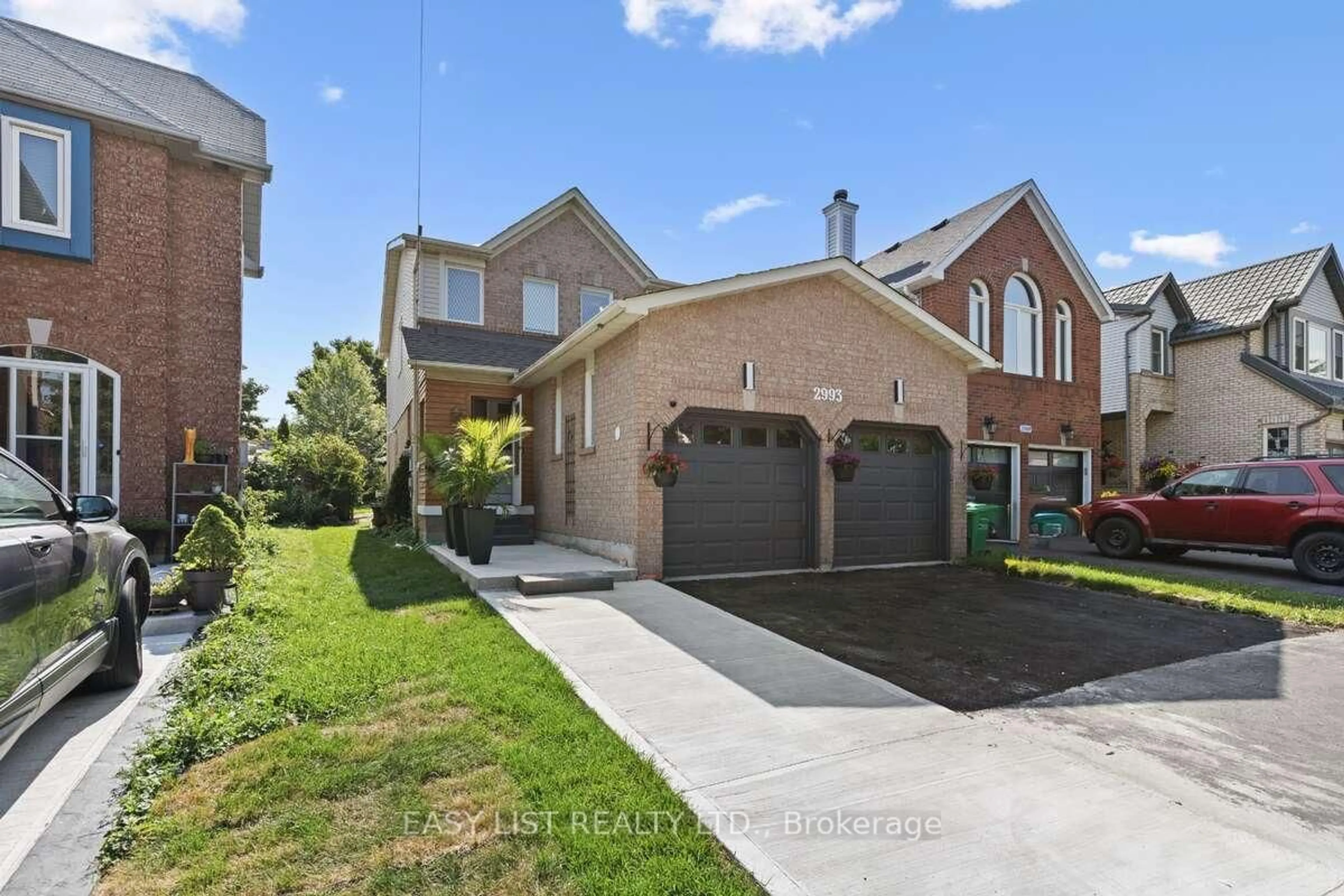 Home with brick exterior material, street for 2993 Gulfstream Way, Mississauga Ontario L5N 6J8