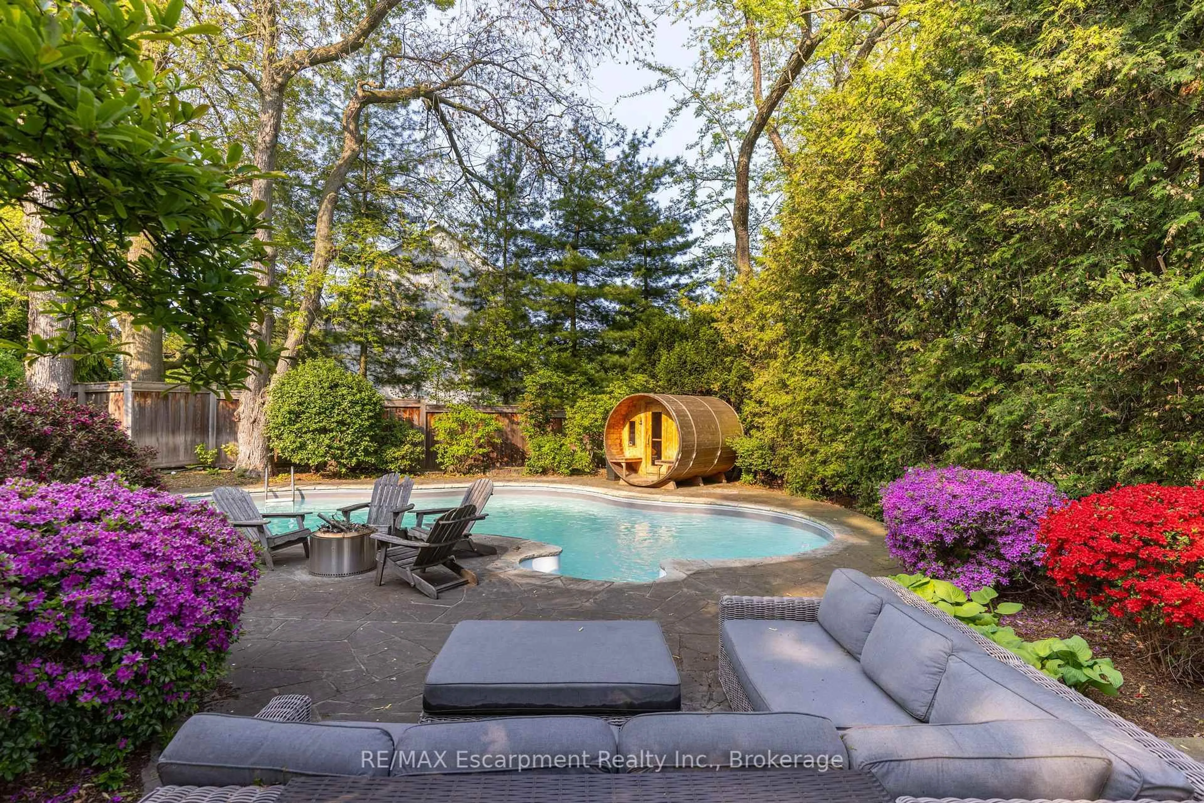 Patio, unknown for 161 Dianne Ave, Oakville Ontario L6J 4G8