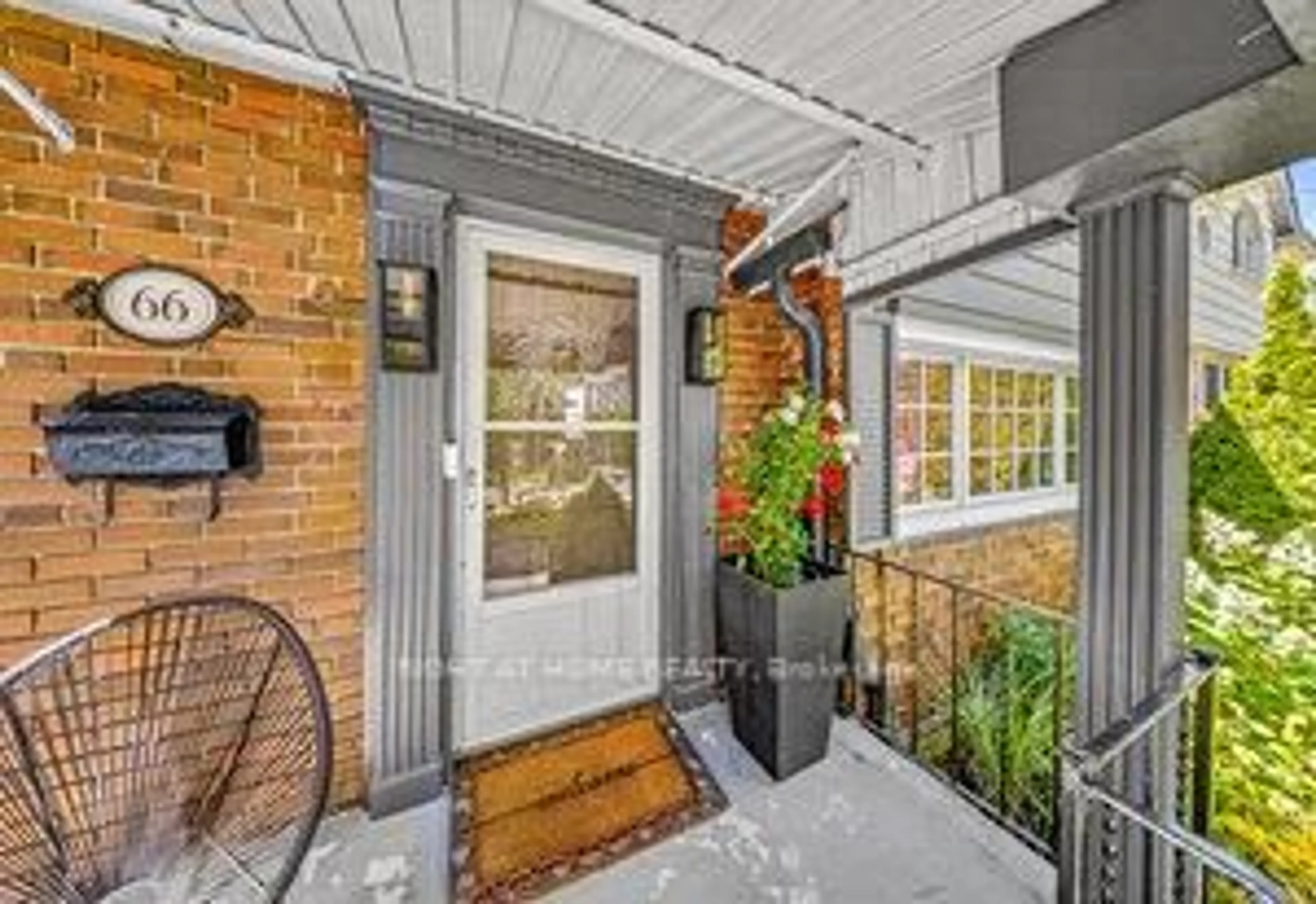 Indoor entryway for 66 CLIVEDEN Ave, Toronto Ontario M8Z 3N1