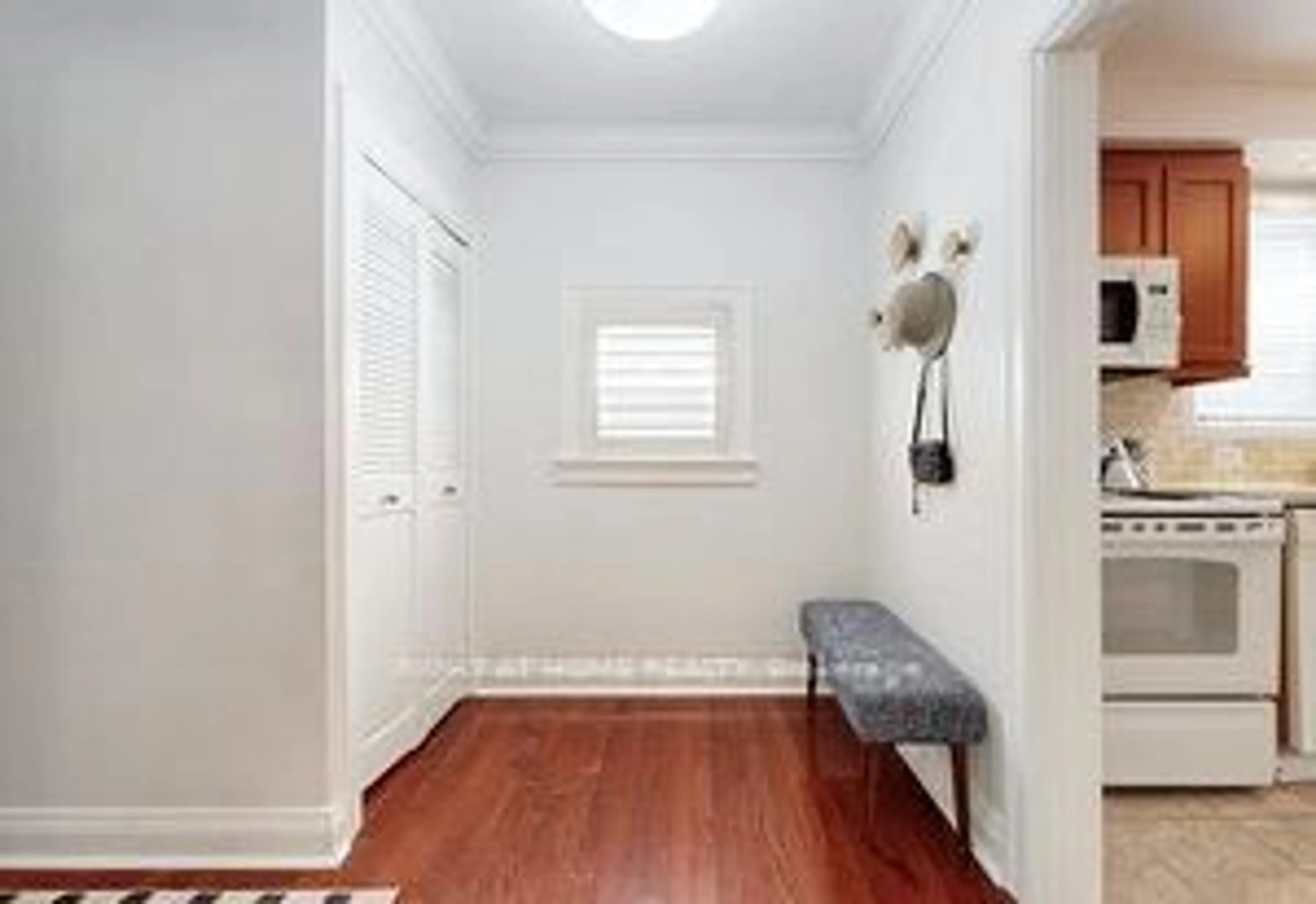Indoor entryway for 66 CLIVEDEN Ave, Toronto Ontario M8Z 3N1