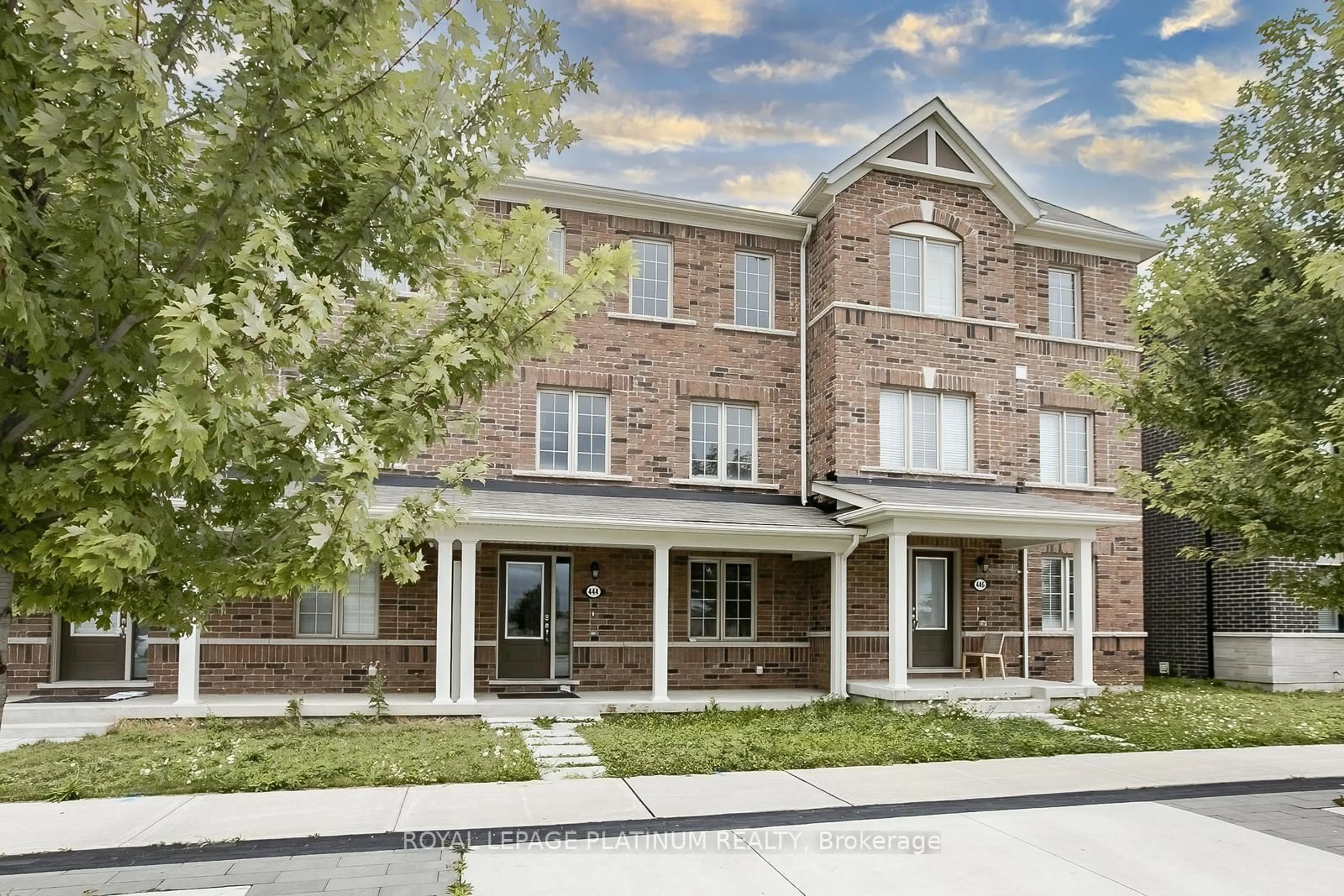 Home with brick exterior material, unknown for 444 Remembrance Rd, Brampton Ontario L7A 5E2