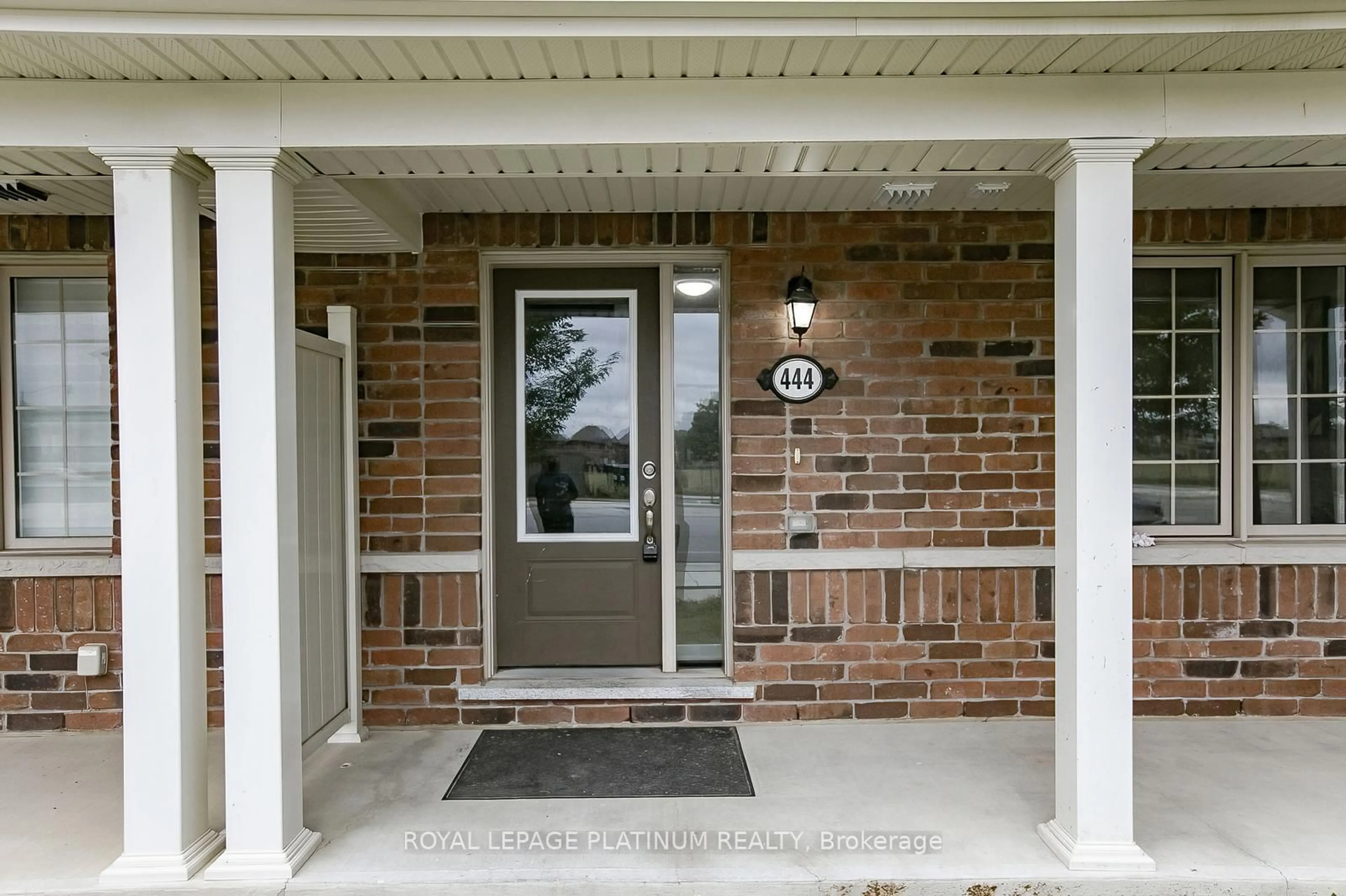 Indoor entryway for 444 Remembrance Rd, Brampton Ontario L7A 5E2