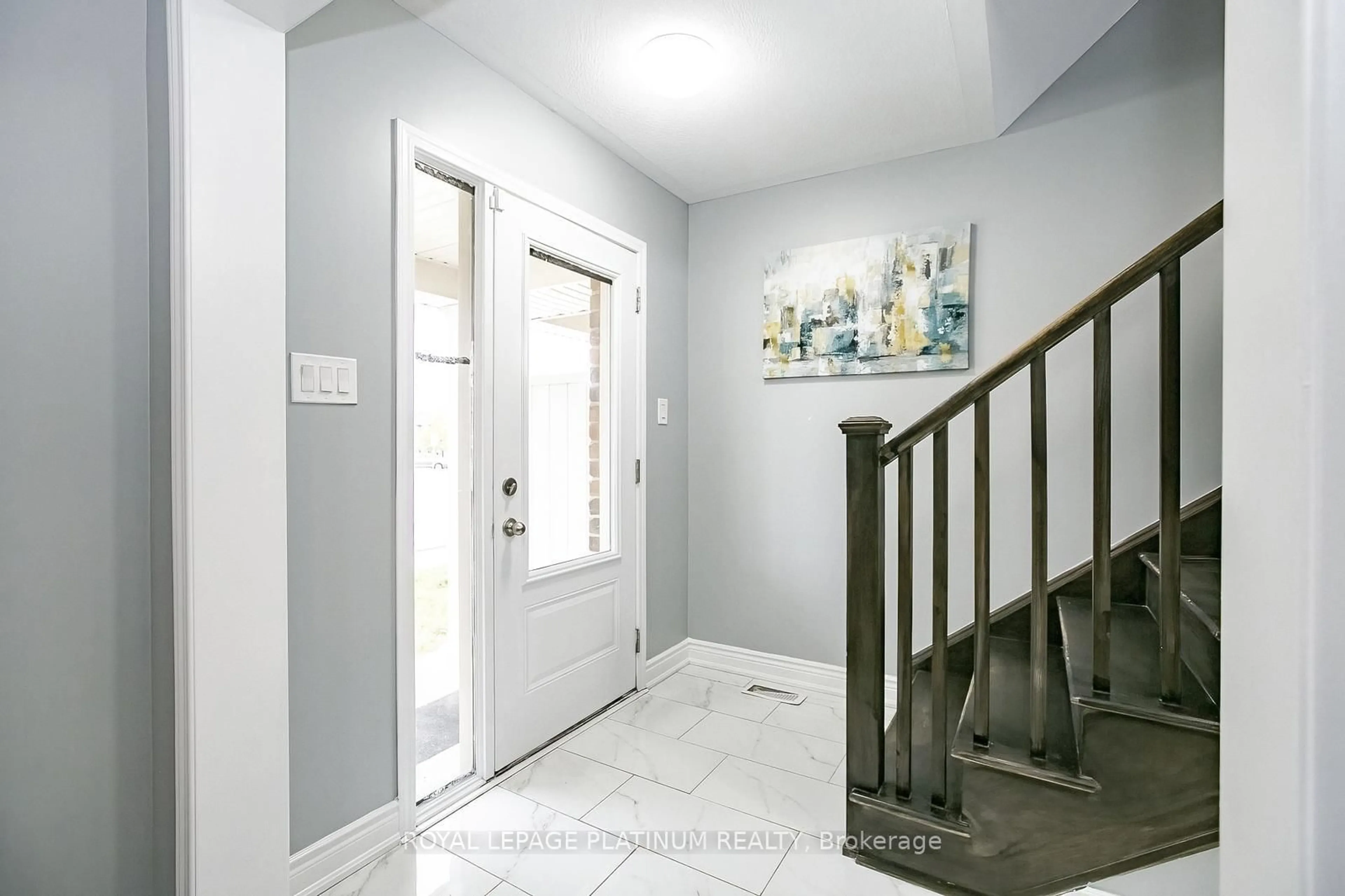 Indoor entryway for 444 Remembrance Rd, Brampton Ontario L7A 5E2