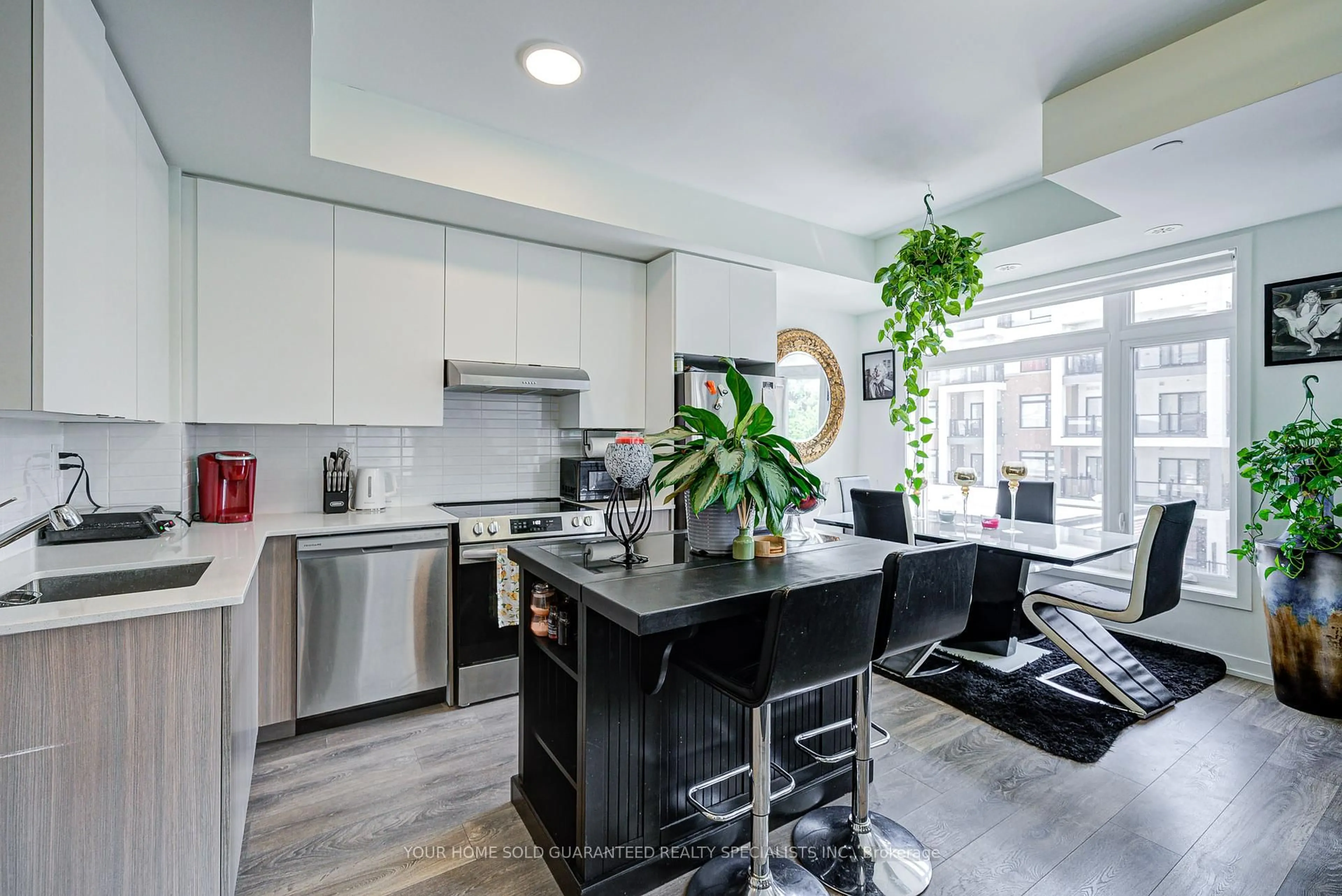 Contemporary kitchen, ceramic/tile floor for 135 Canon Jackson Dr #302, Toronto Ontario M6M 0C3