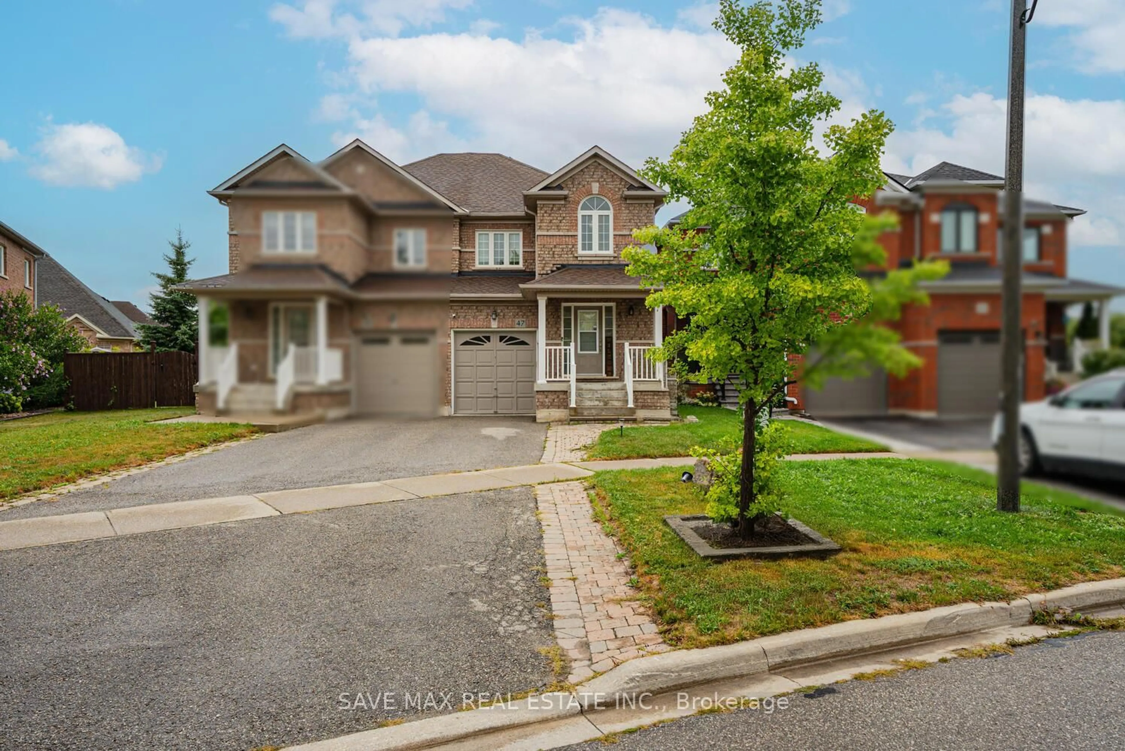 Home with brick exterior material, street for 47 Woodcote Cres, Halton Hills Ontario L7G 6M1