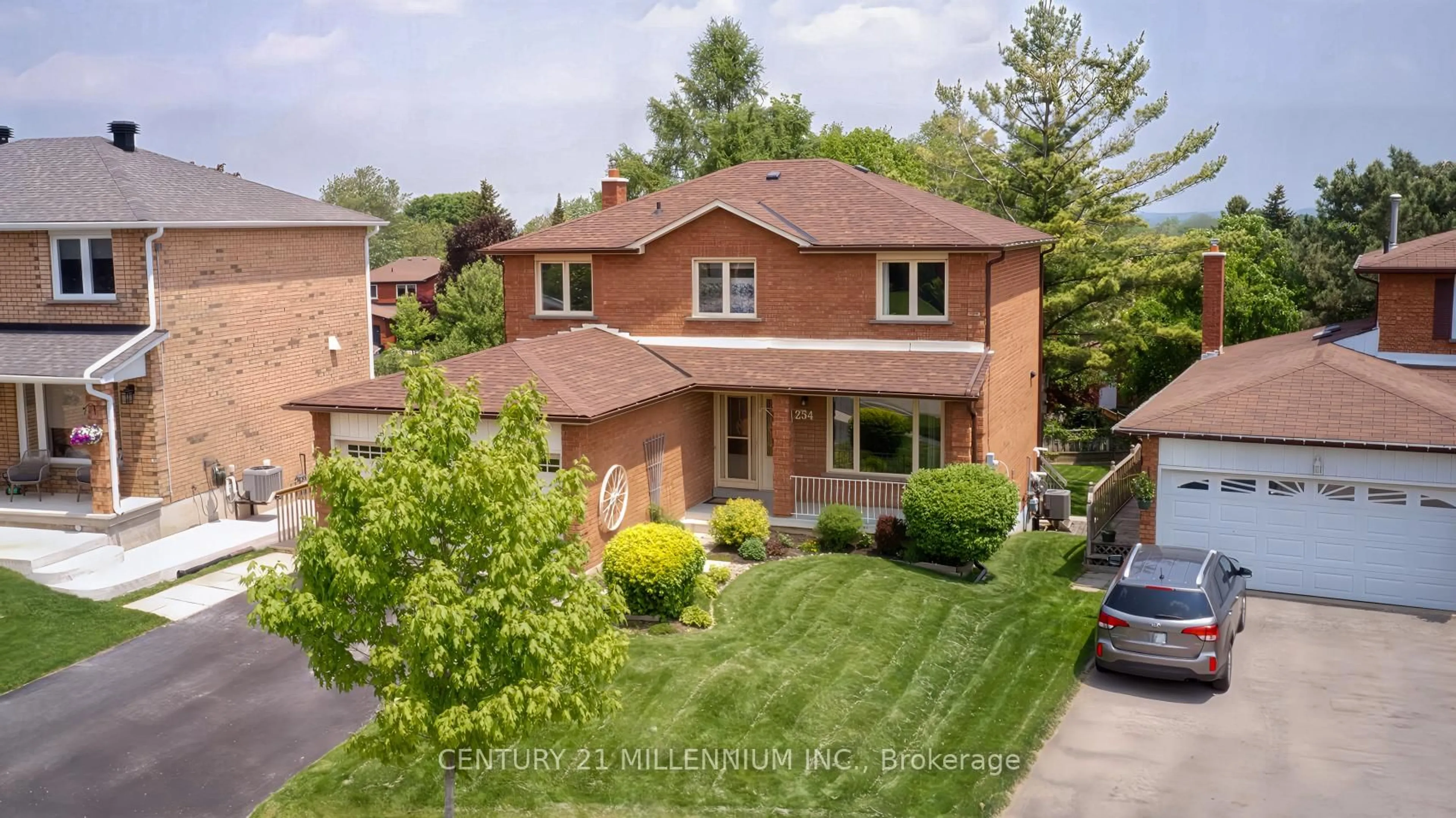 Home with brick exterior material, street for 254 Kensington Pl, Orangeville Ontario L9W 4H1