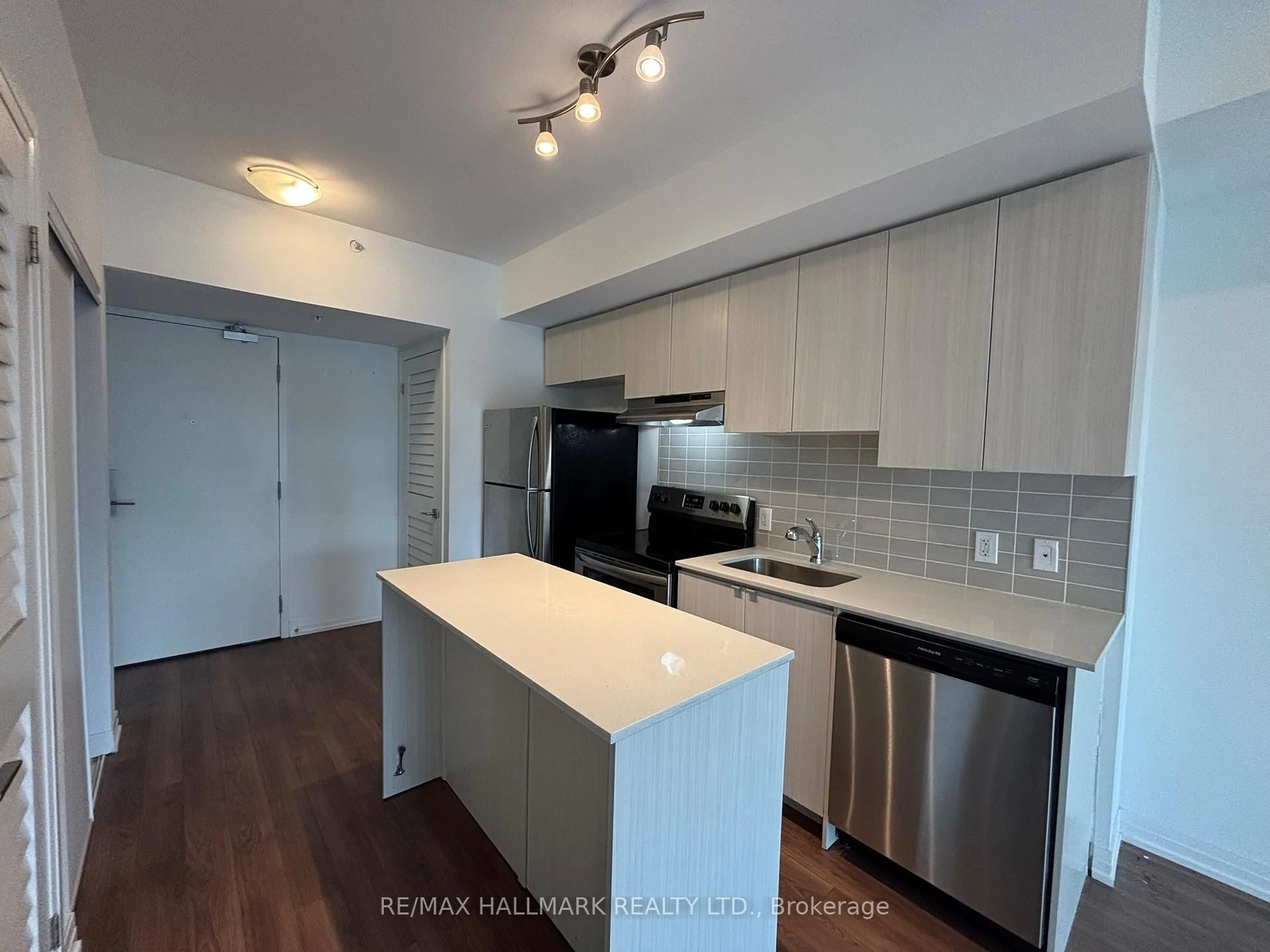 Open concept kitchen, unknown for 408 Browns Line #208, Toronto Ontario M8W 0C3