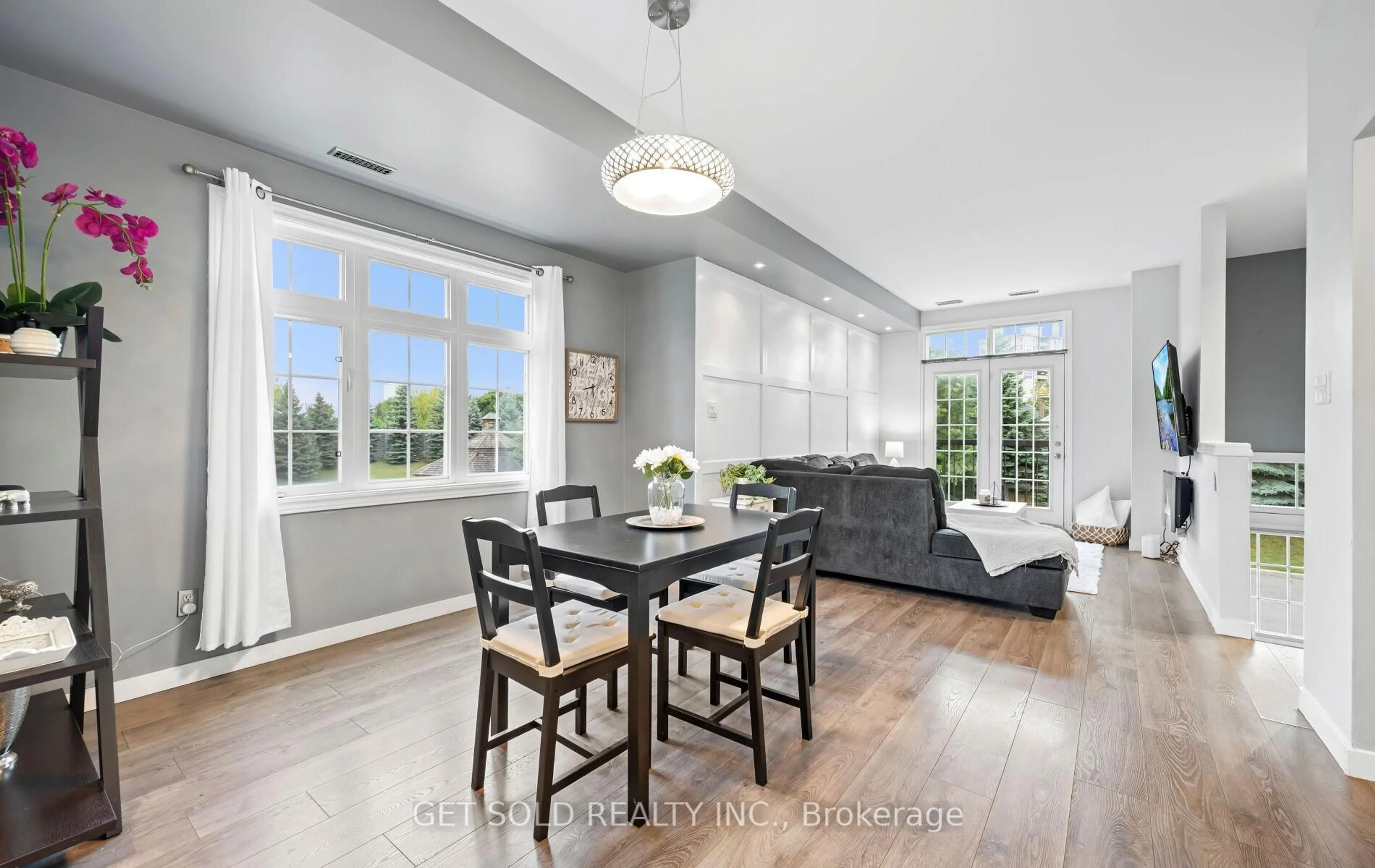Unknown for 73 Piggott Mews, Toronto Ontario M9N 0A7