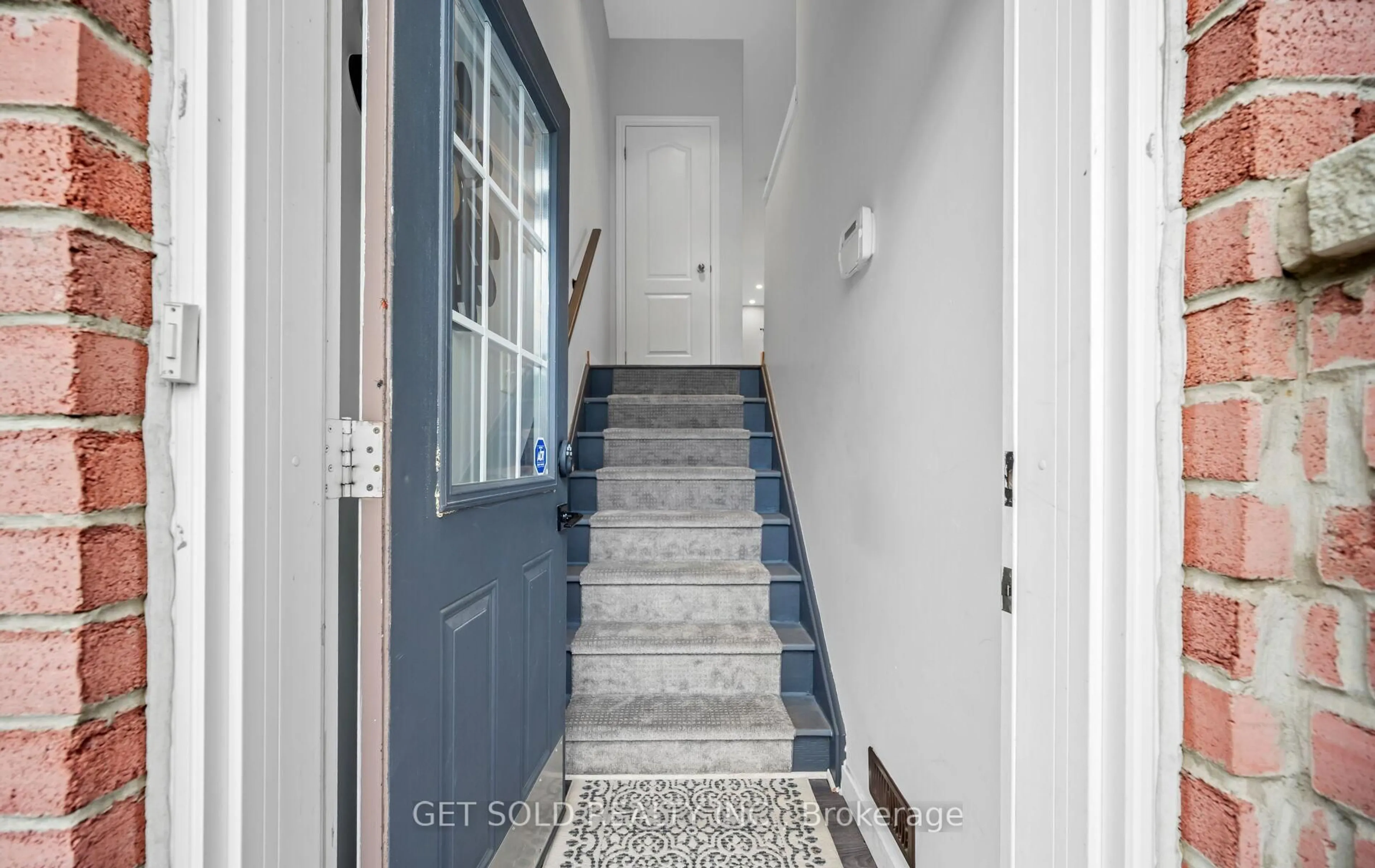 Indoor entryway for 73 Piggott Mews, Toronto Ontario M9N 0A7