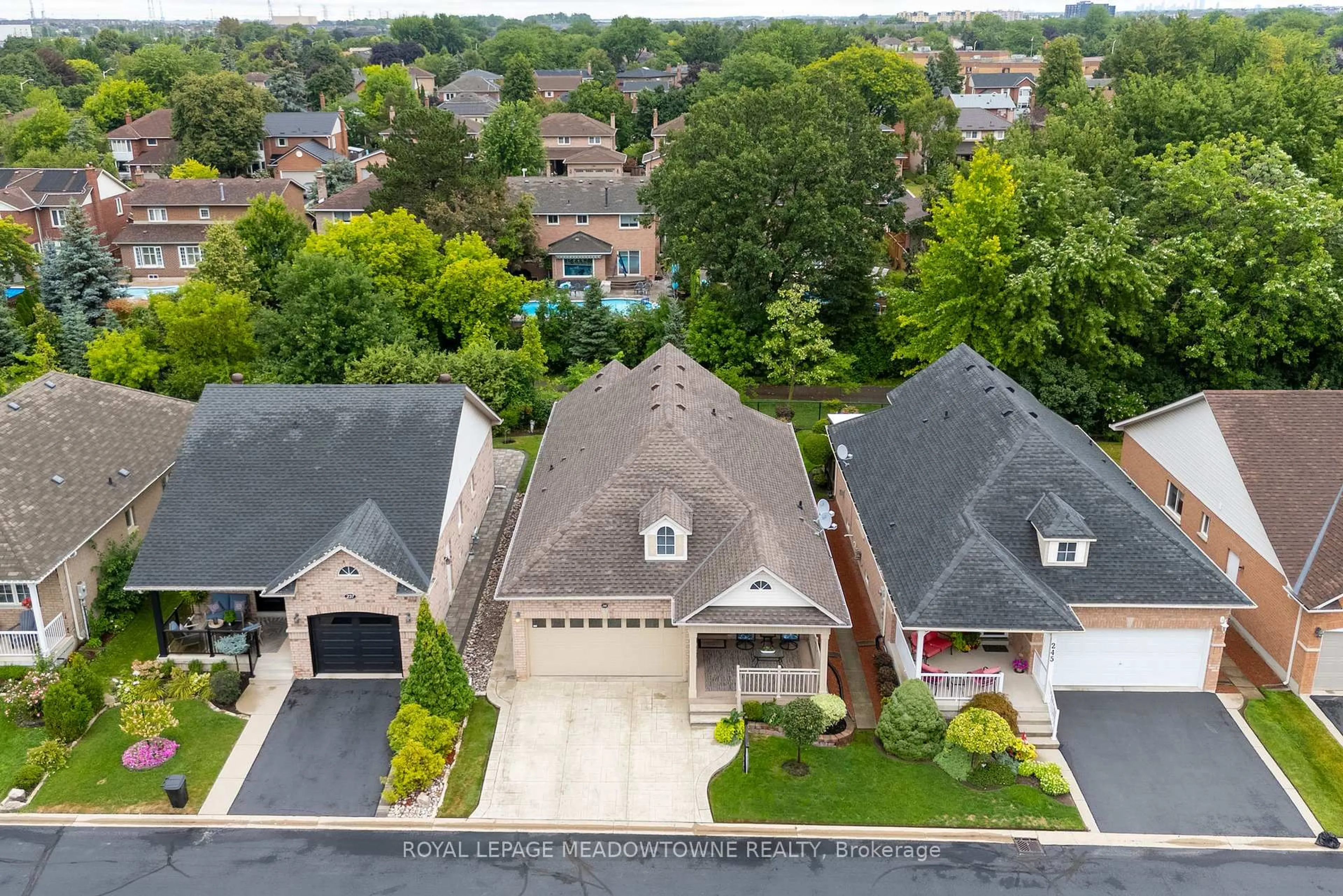 A pic from outside/outdoor area/front of a property/back of a property/a pic from drone, street for 241 Ledwith Dr, Milton Ontario L9T 5X2