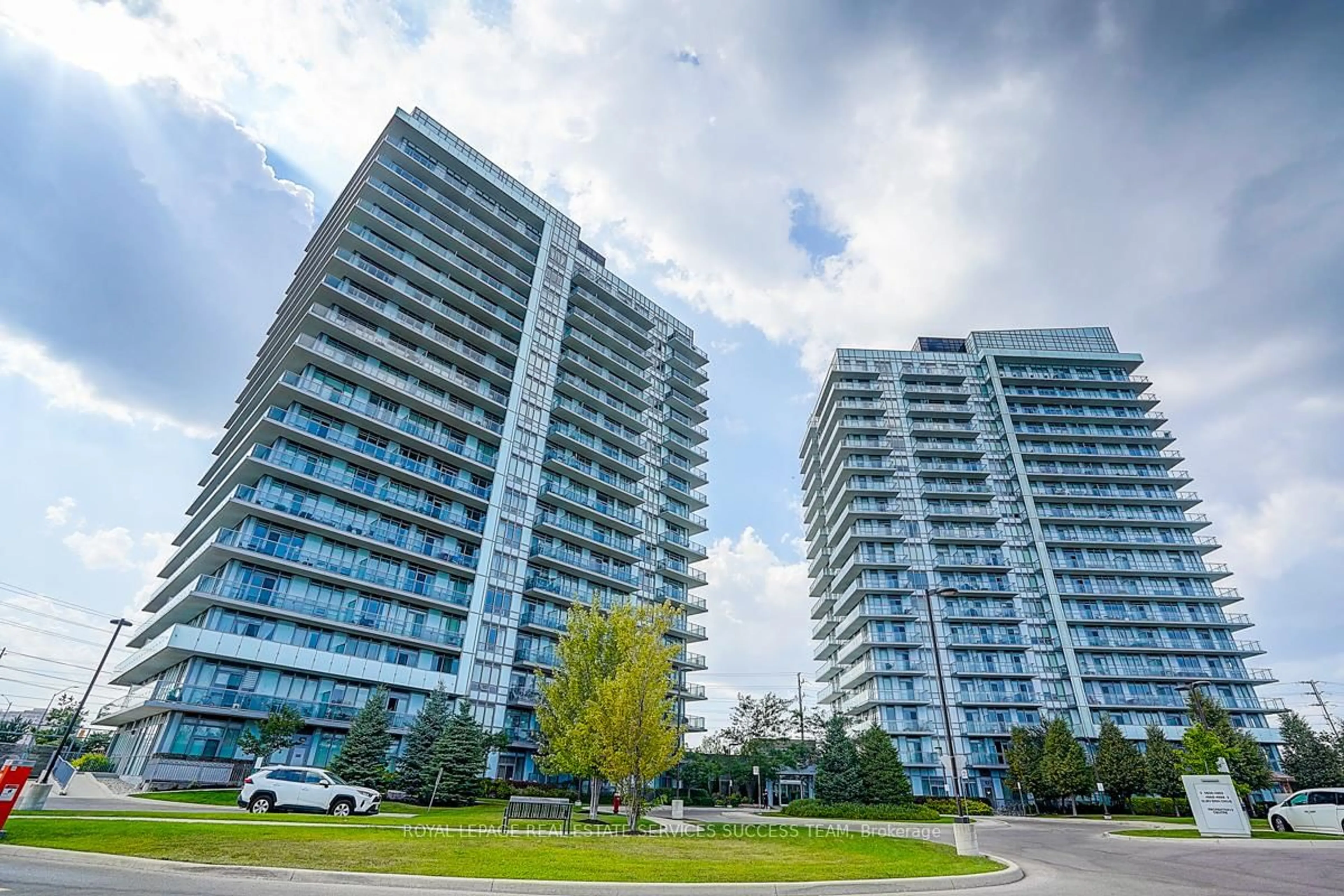 A pic from outside/outdoor area/front of a property/back of a property/a pic from drone, building for 4633 Glen Erin Dr #1109, Mississauga Ontario L5M 0Y6