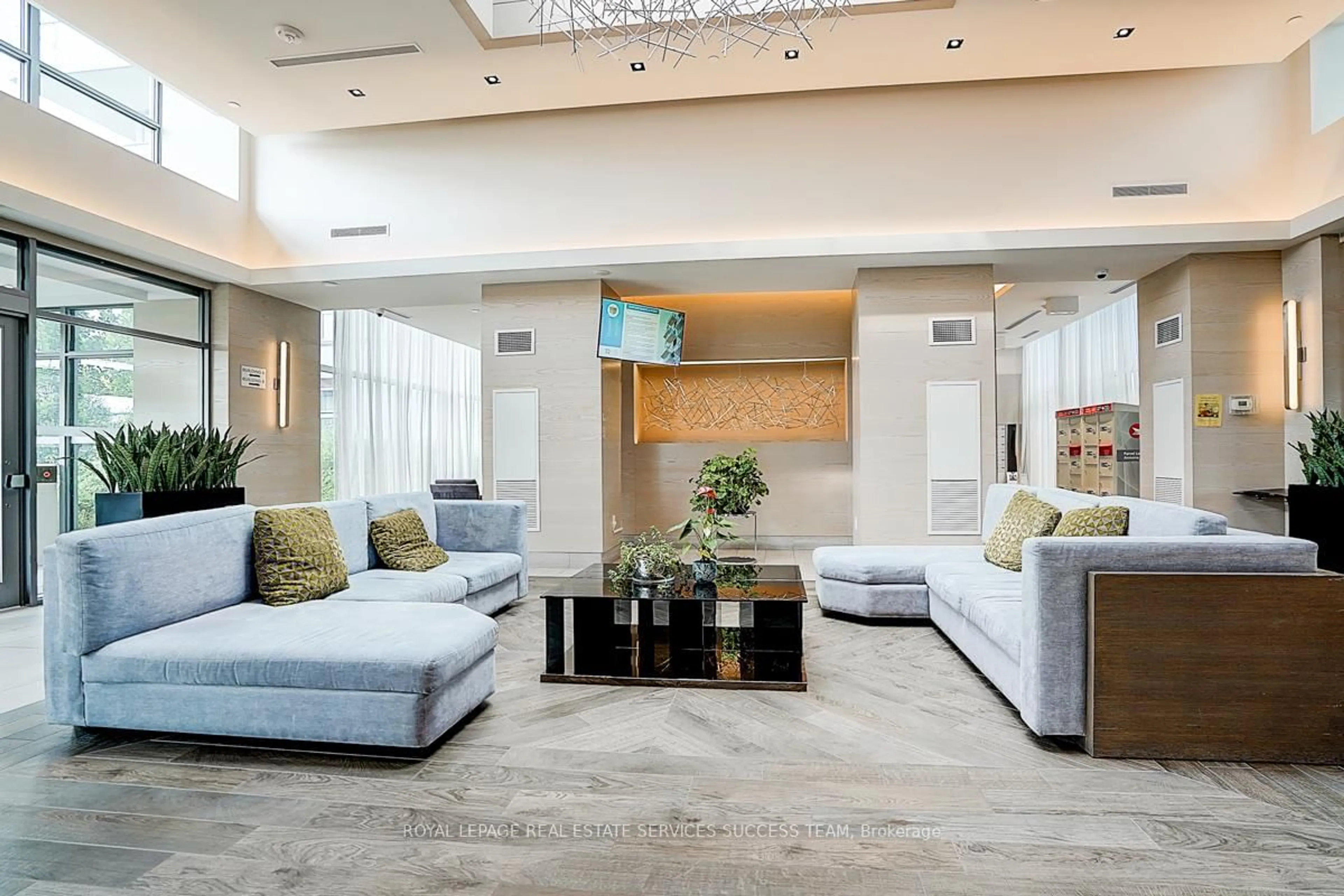 Lobby for 4633 Glen Erin Dr #1109, Mississauga Ontario L5M 0Y6