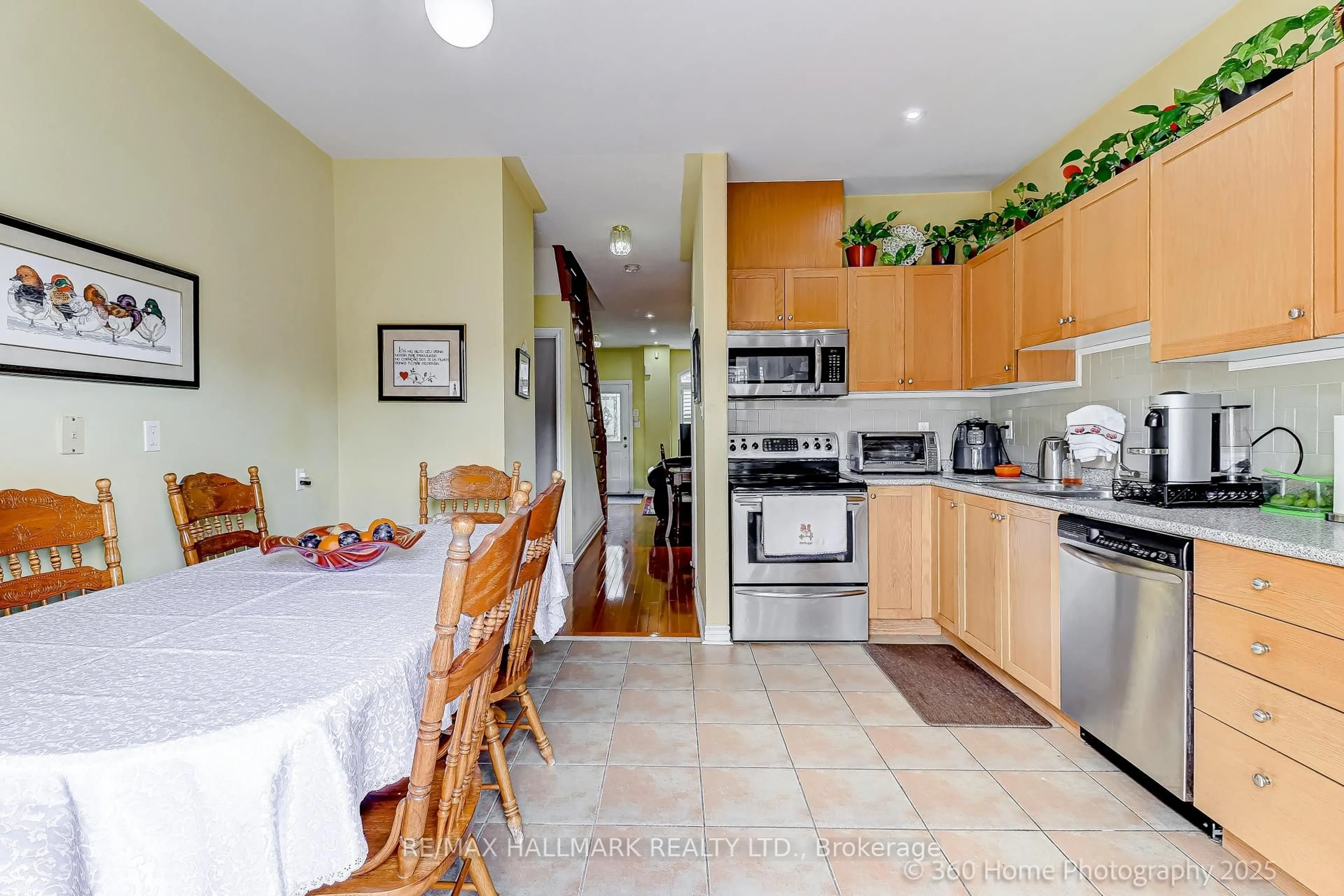 Unknown for 188 Rankin Cres, Toronto Ontario M6P 4H9