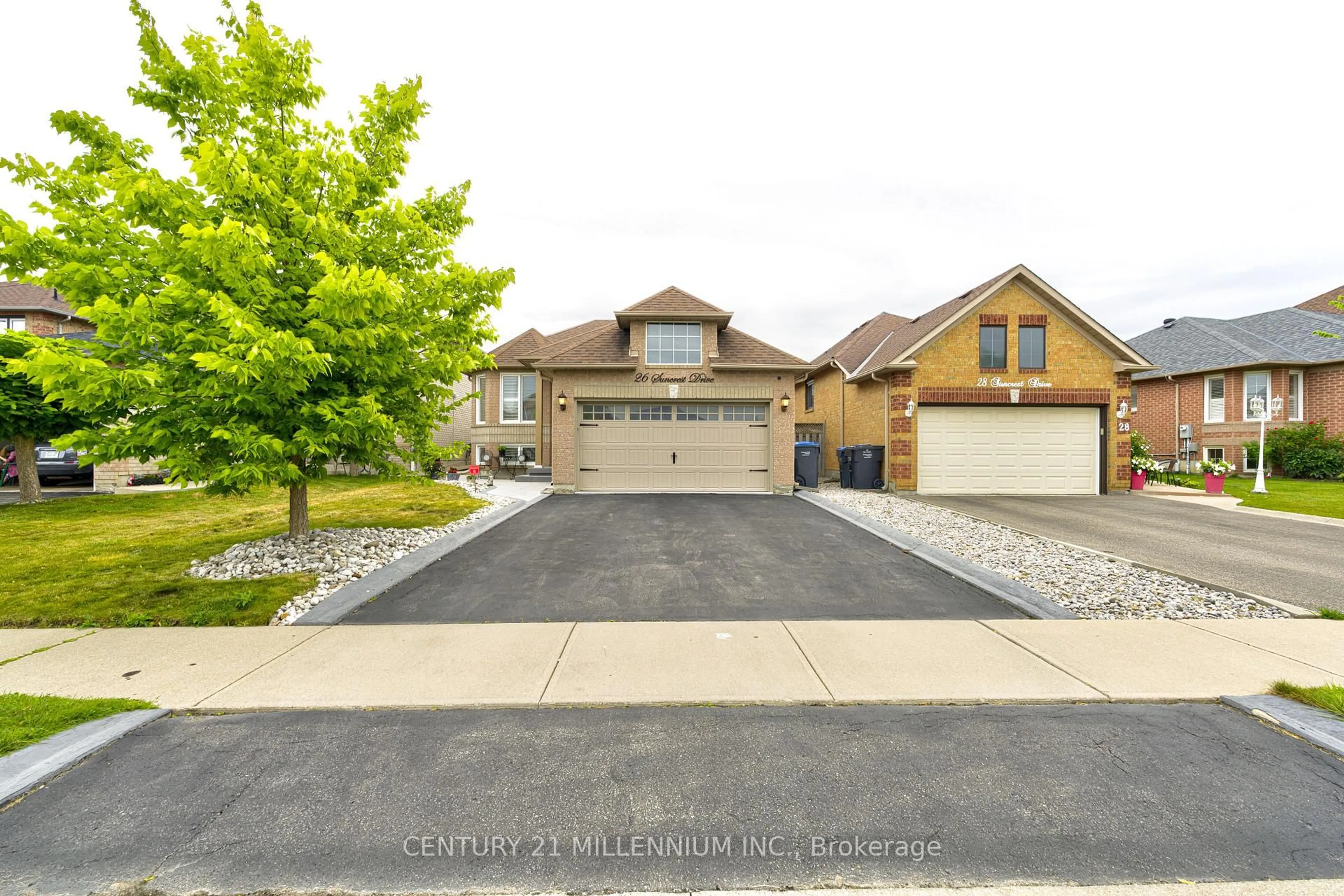 A pic from outside/outdoor area/front of a property/back of a property/a pic from drone, street for 26 Suncrest Dr, Brampton Ontario L6X 4L5