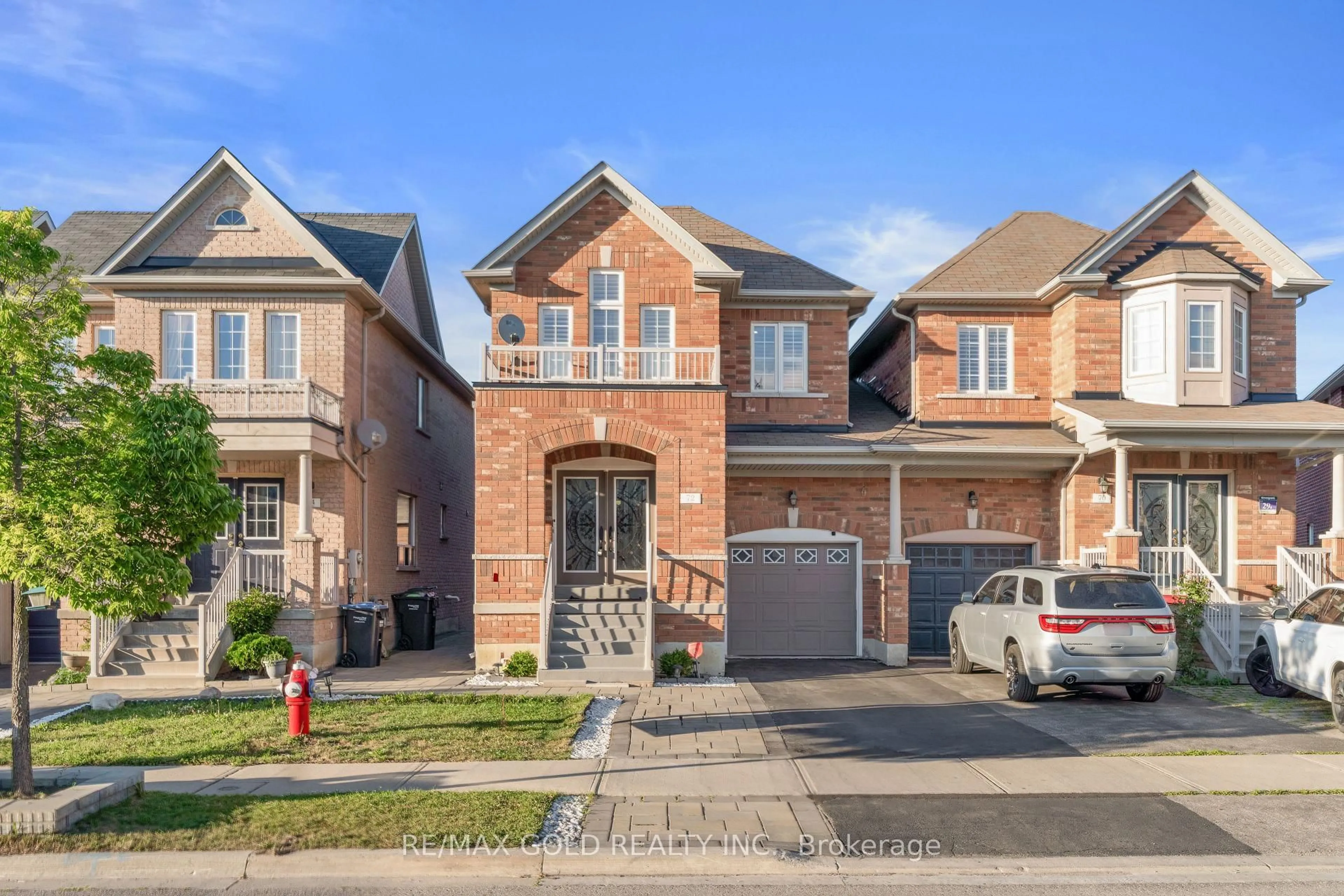 Home with brick exterior material, street for 72 Newington Cres, Brampton Ontario L6P 3G1
