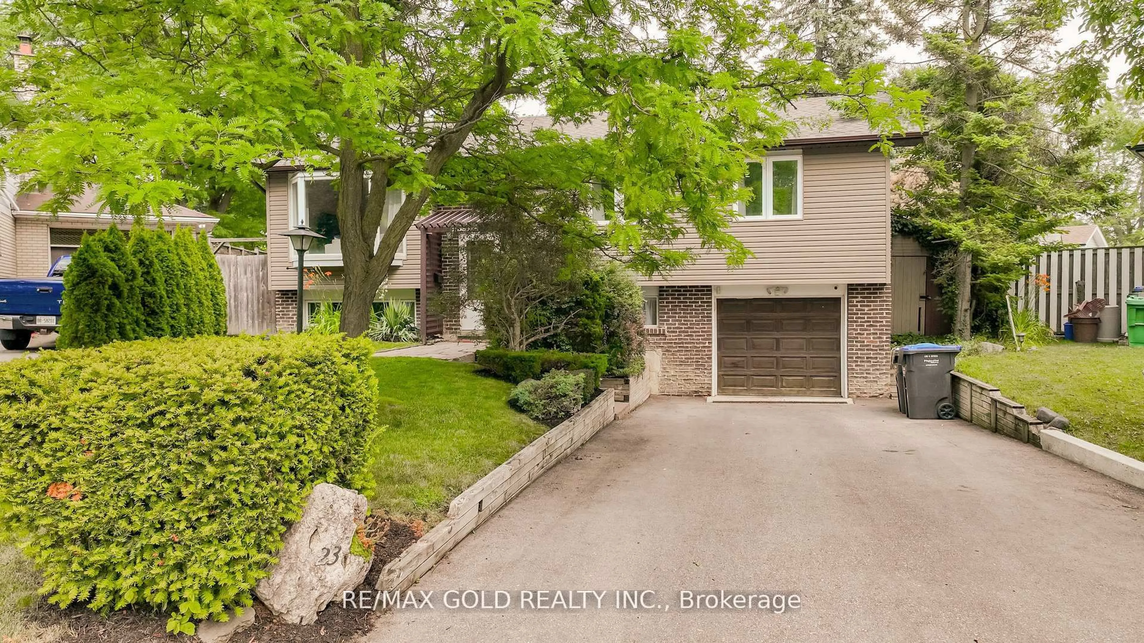 Unknown for 23 Edgebrook Cres, Brampton Ontario L6T 1Y6