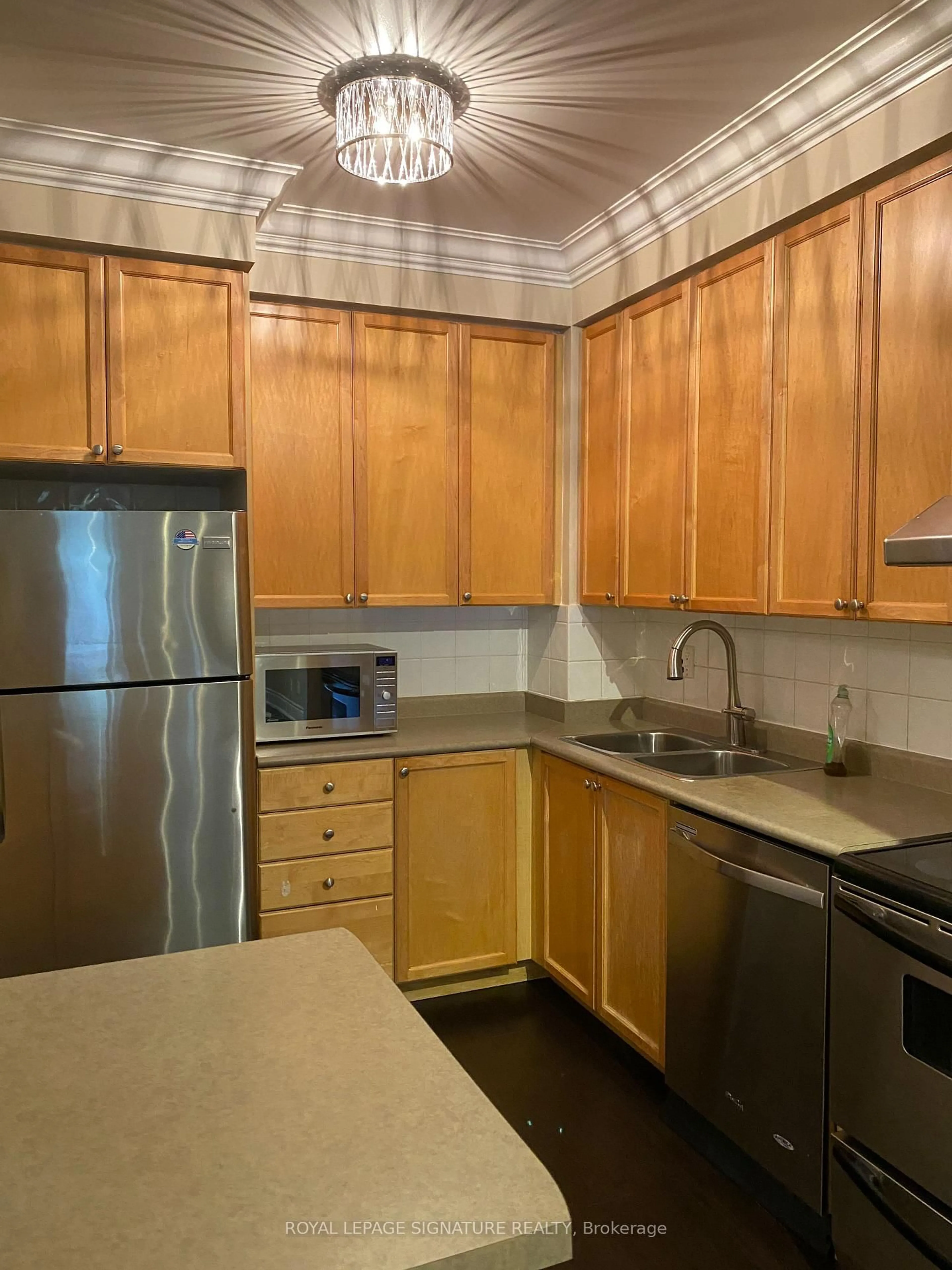 Standard kitchen, unknown for 3880 Duke Of York Blvd #202, Mississauga Ontario L5B 4M7