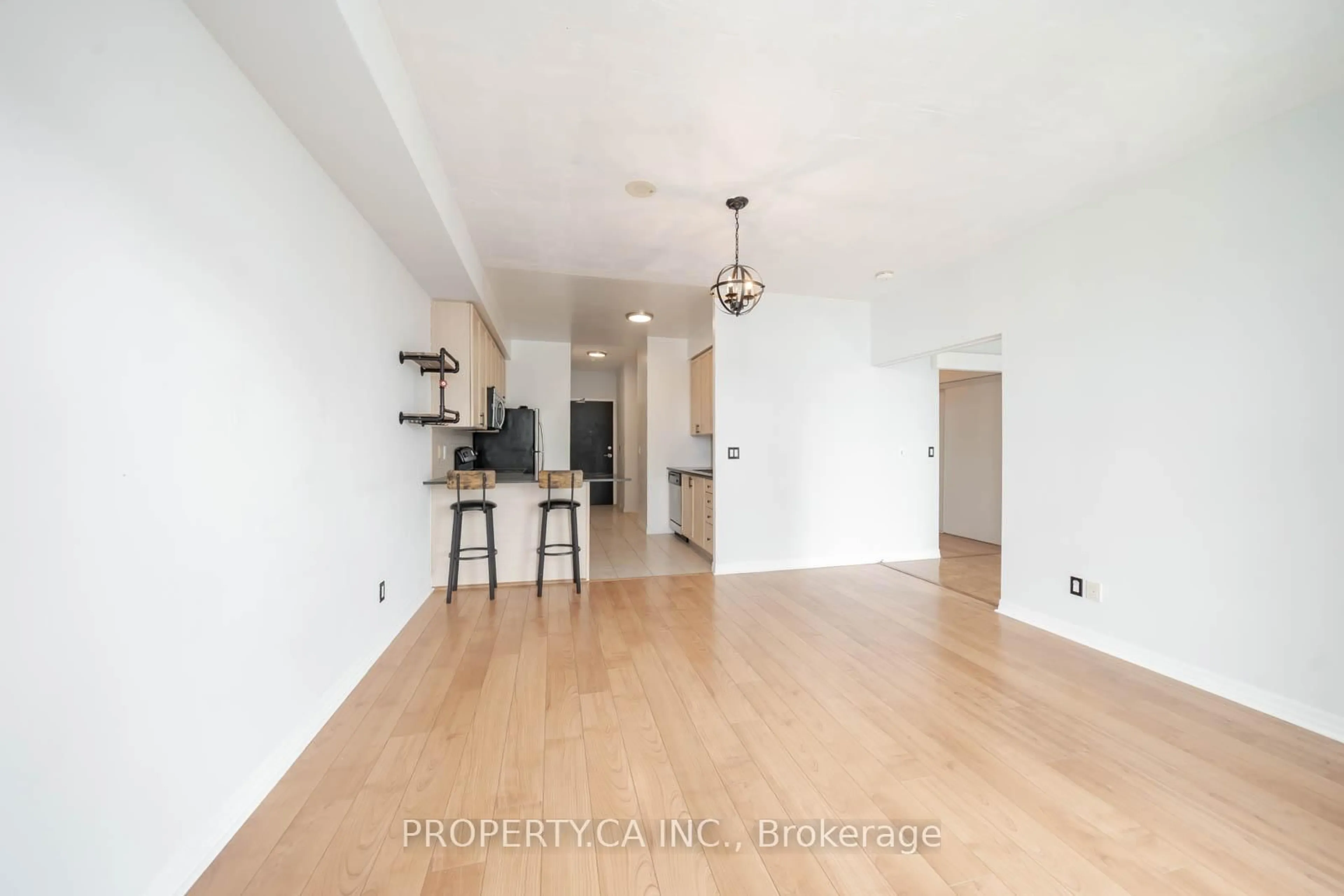 A pic of a room for 225 Webb Dr #3003, Mississauga Ontario L5B 4P2