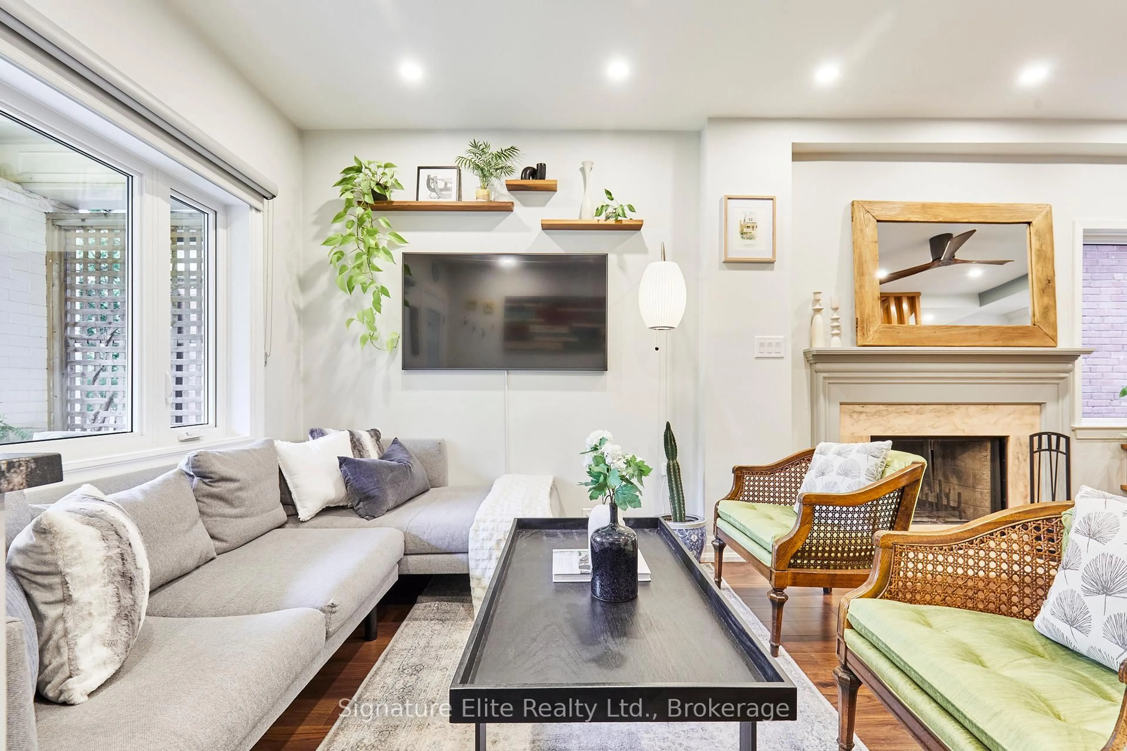 Living room with furniture, unknown for 102 Chelsea Ave, Toronto Ontario M6P 1C3