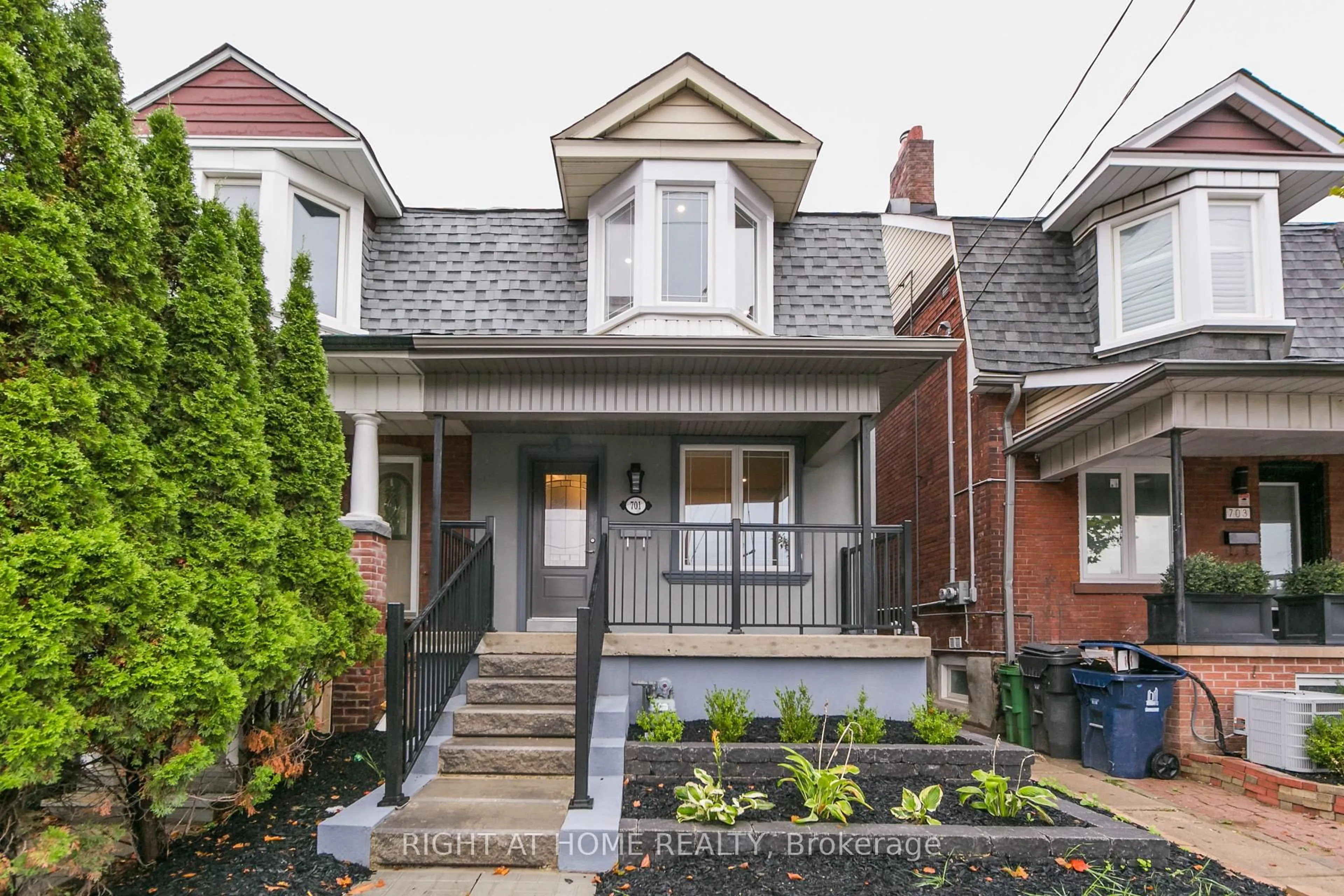 Home with brick exterior material, street for 701 Dupont St, Toronto Ontario M6G 1Z5